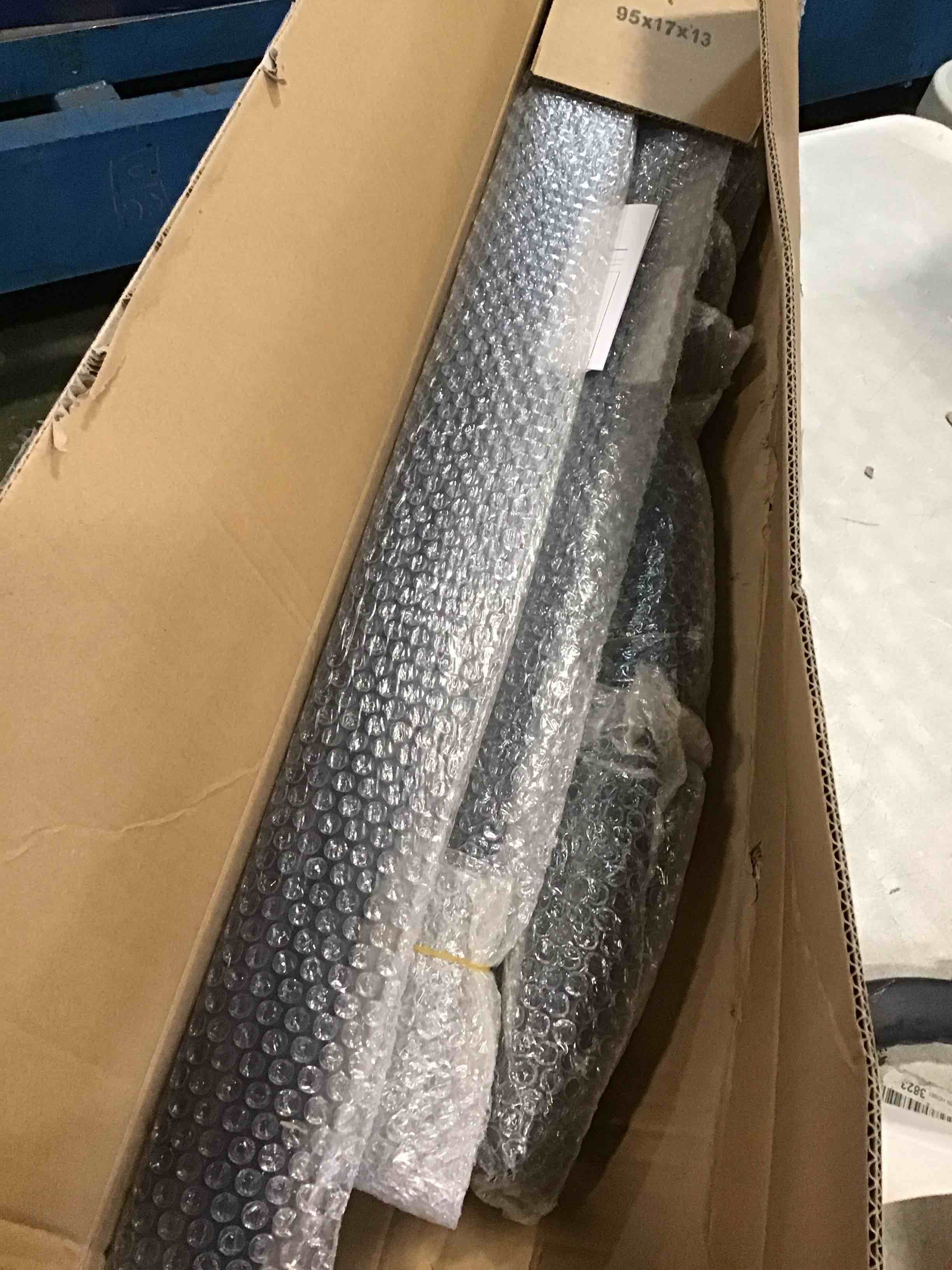 https://s3.amazonaws.com/lotting-images-prod/bidfta/RED6392938_1718209880476.jpeg