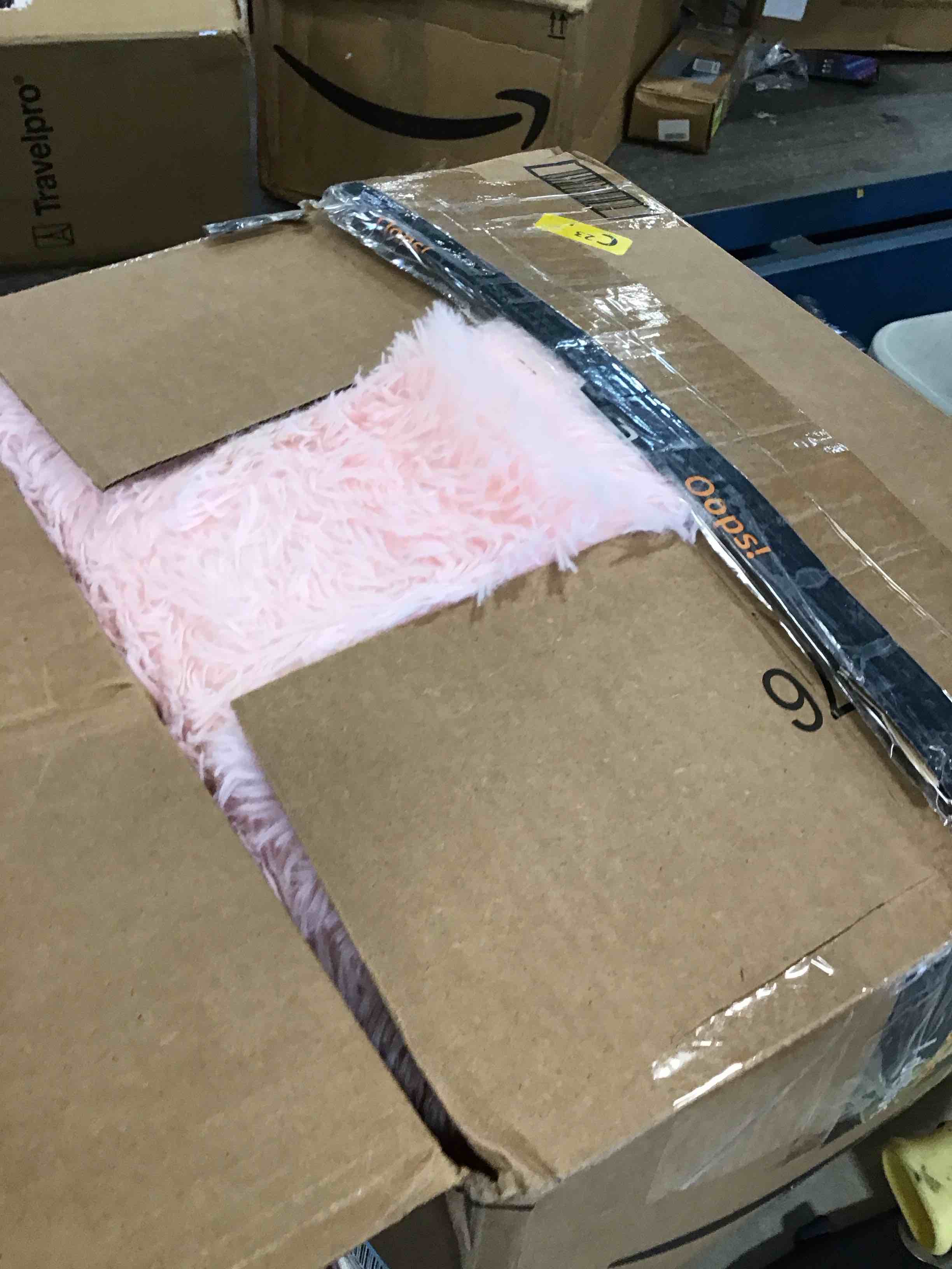 https://s3.amazonaws.com/lotting-images-prod/bidfta/RED6392978_1718215579334.jpeg