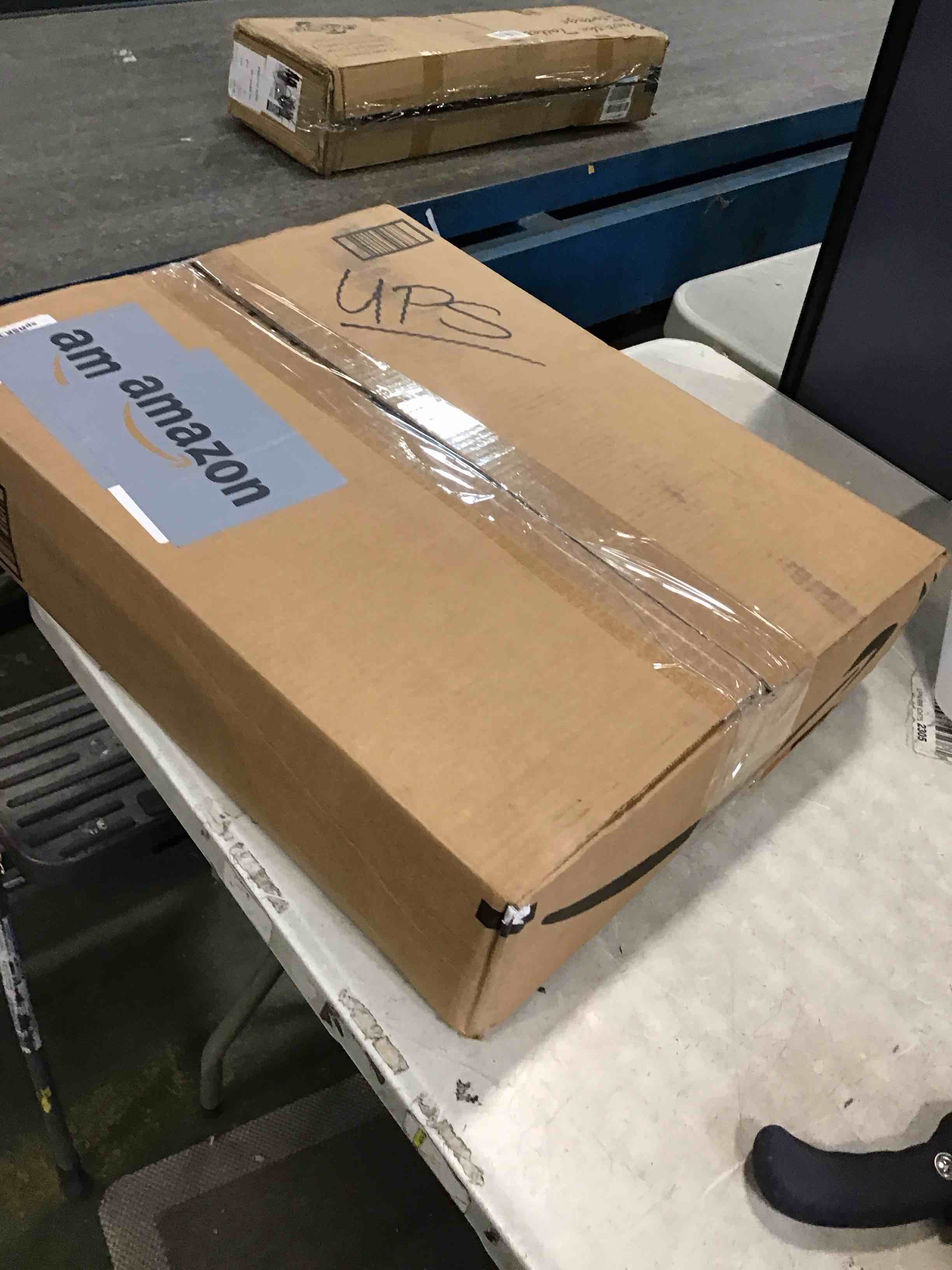 https://s3.amazonaws.com/lotting-images-prod/bidfta/RED6392981_1718215745920.jpeg