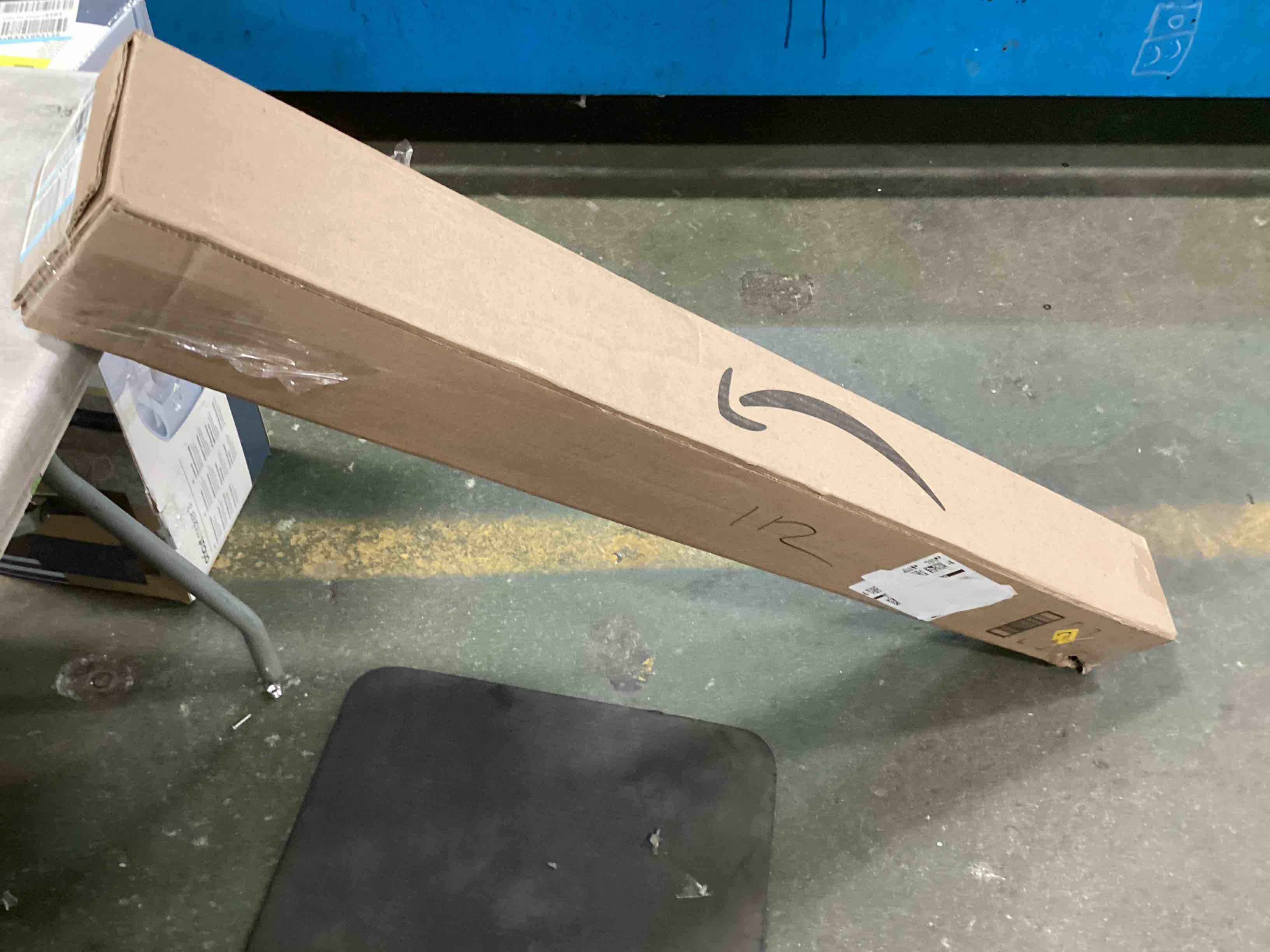 https://s3.amazonaws.com/lotting-images-prod/bidfta/RED6393054_1718276822995.jpeg