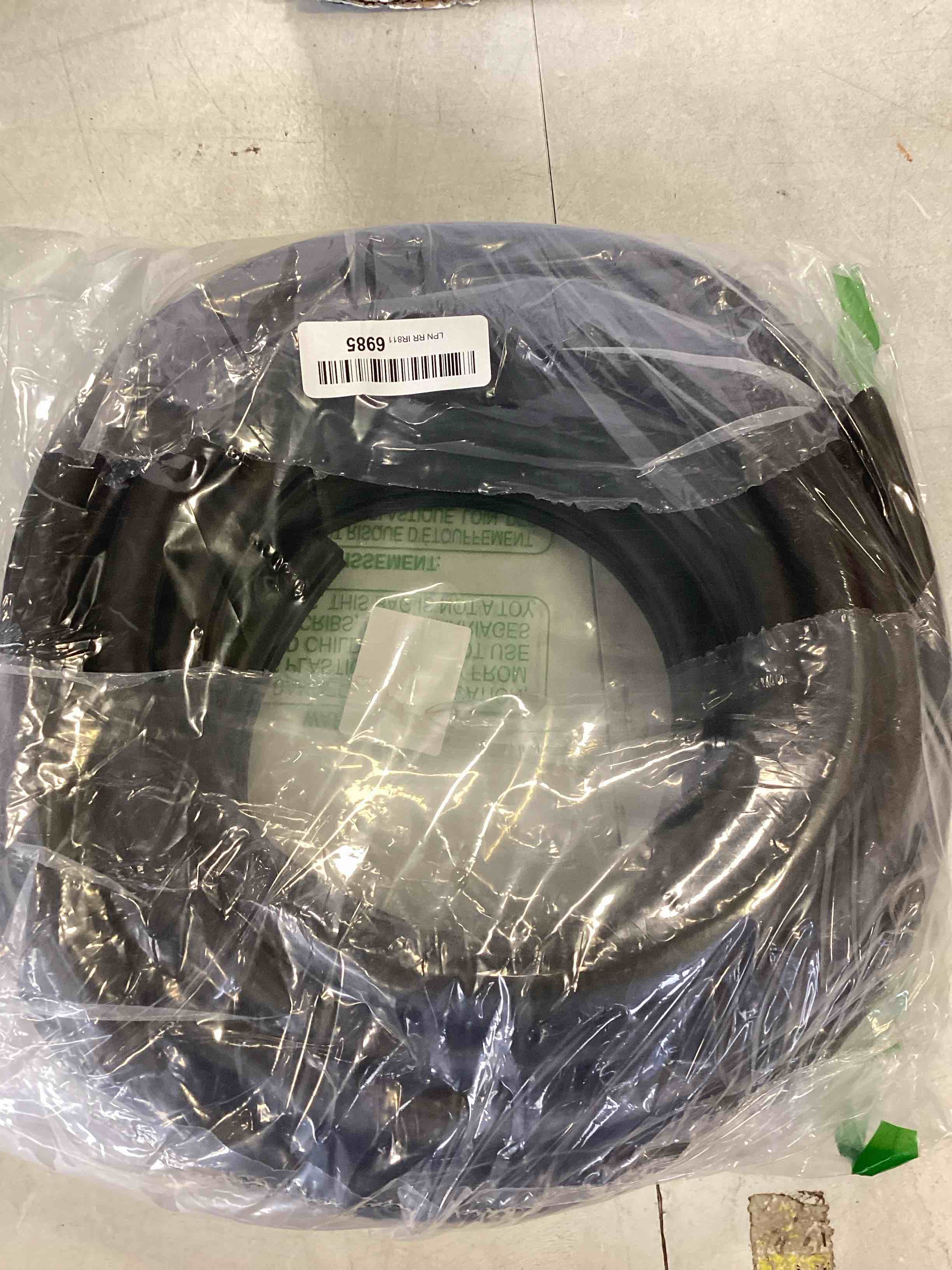 https://s3.amazonaws.com/lotting-images-prod/bidfta/RED6393483_1717591911180.jpeg