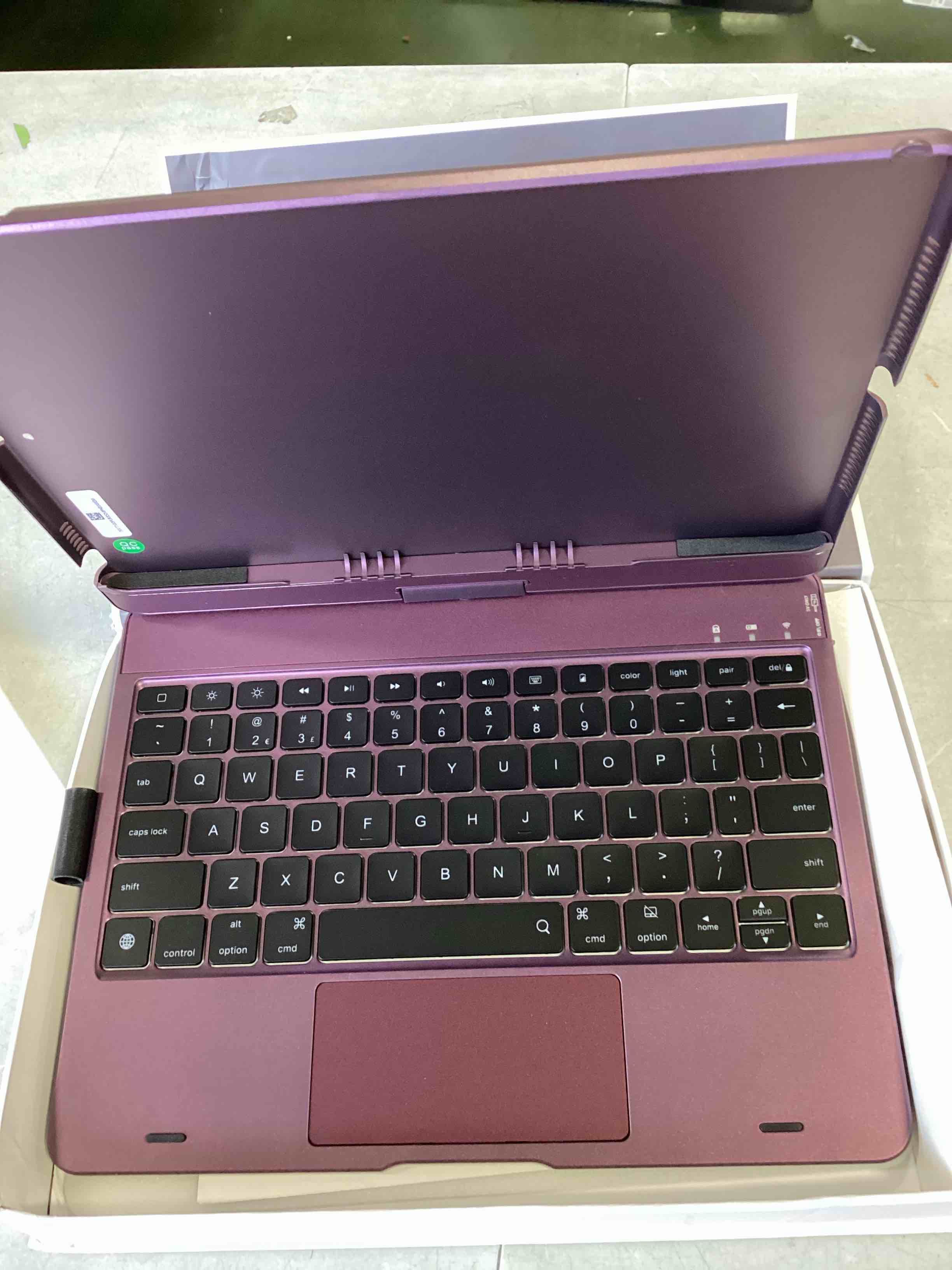 https://s3.amazonaws.com/lotting-images-prod/bidfta/RED6393864_1717695338337.jpeg