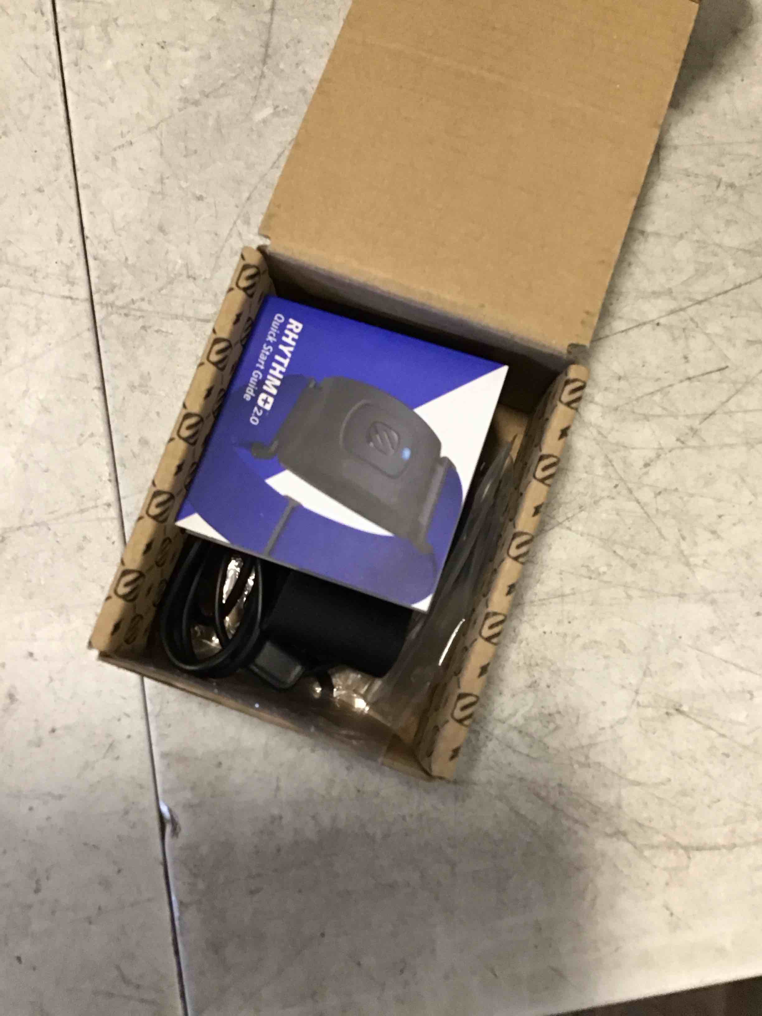 https://s3.amazonaws.com/lotting-images-prod/bidfta/RED6396297_1718289212018.jpeg