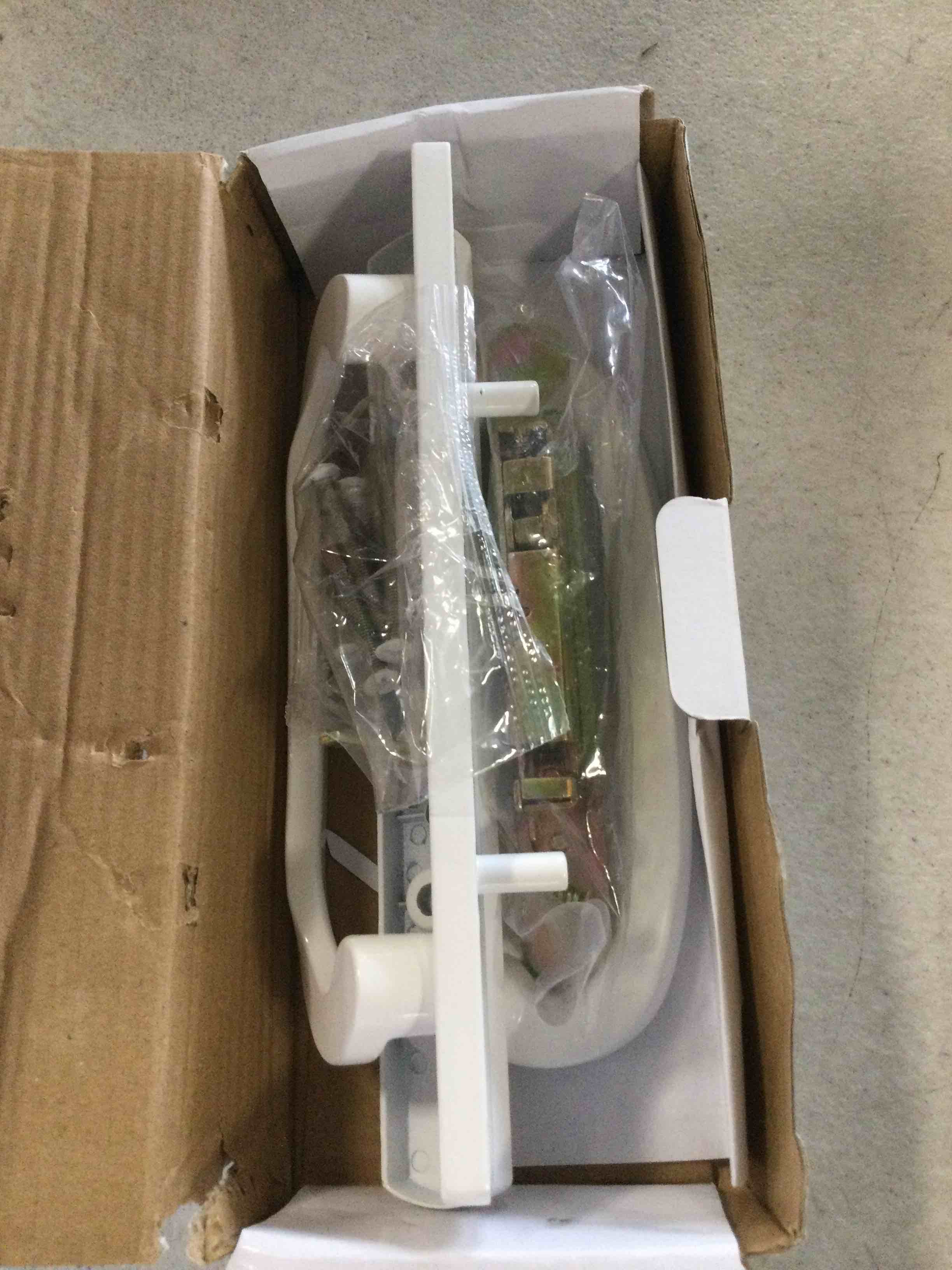 https://s3.amazonaws.com/lotting-images-prod/bidfta/RED6396533_1717691944803.jpeg