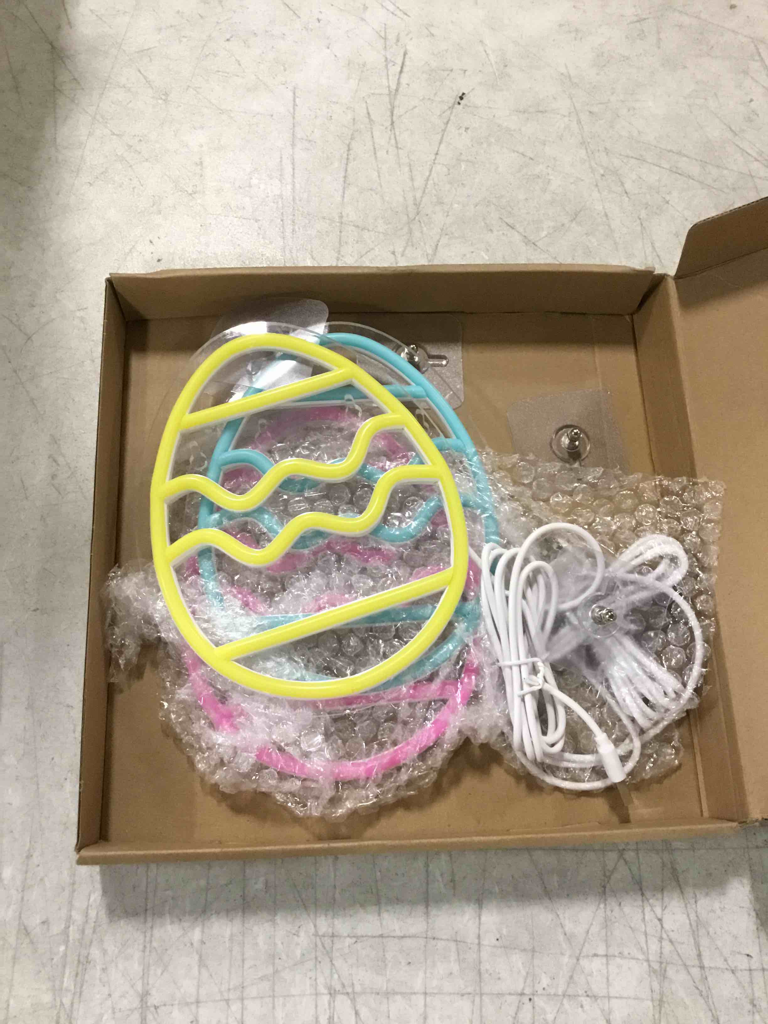 https://s3.amazonaws.com/lotting-images-prod/bidfta/RED6398387_1718307326827.jpeg