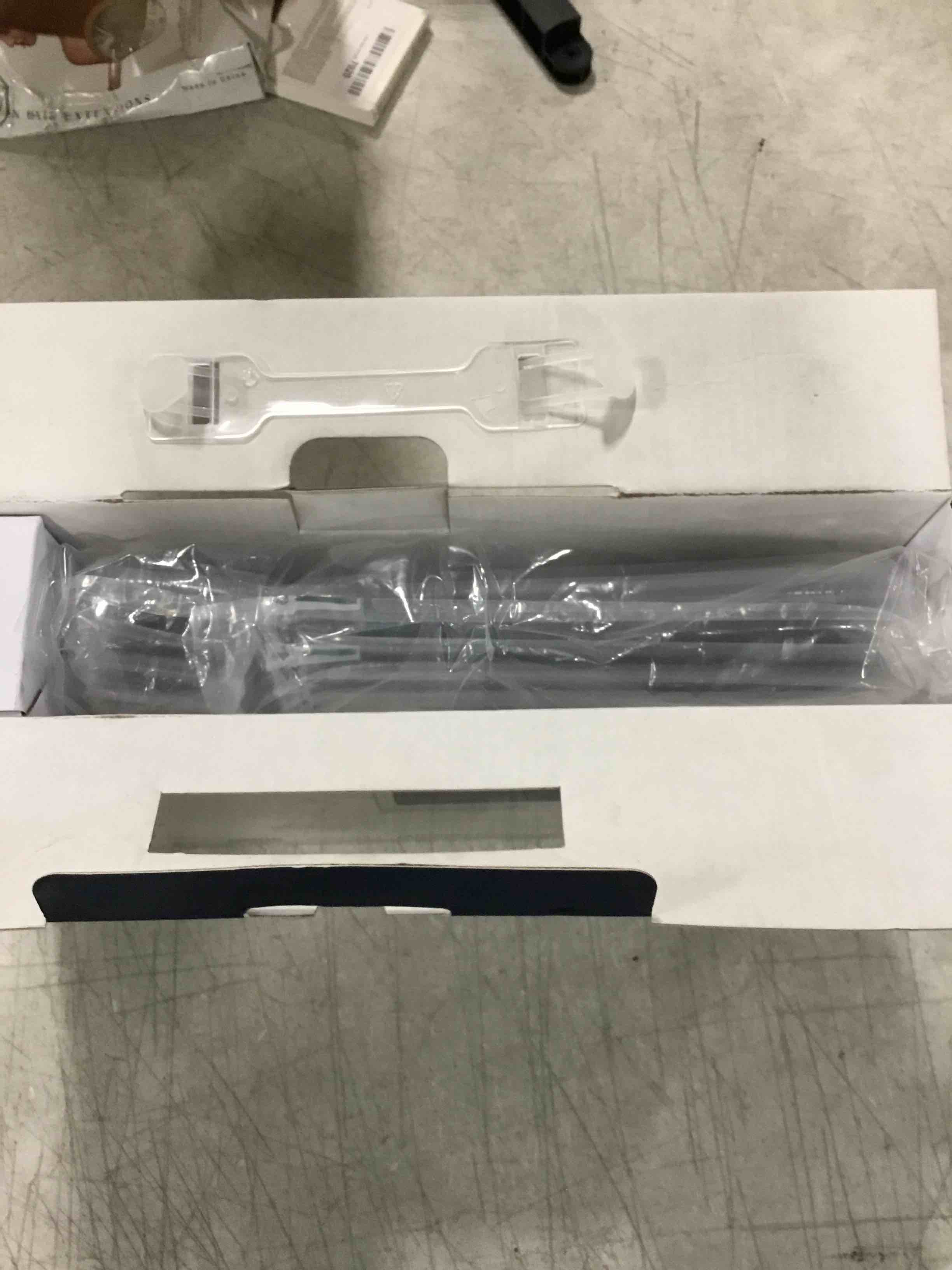 https://s3.amazonaws.com/lotting-images-prod/bidfta/RED6398389_1718307779901.jpeg