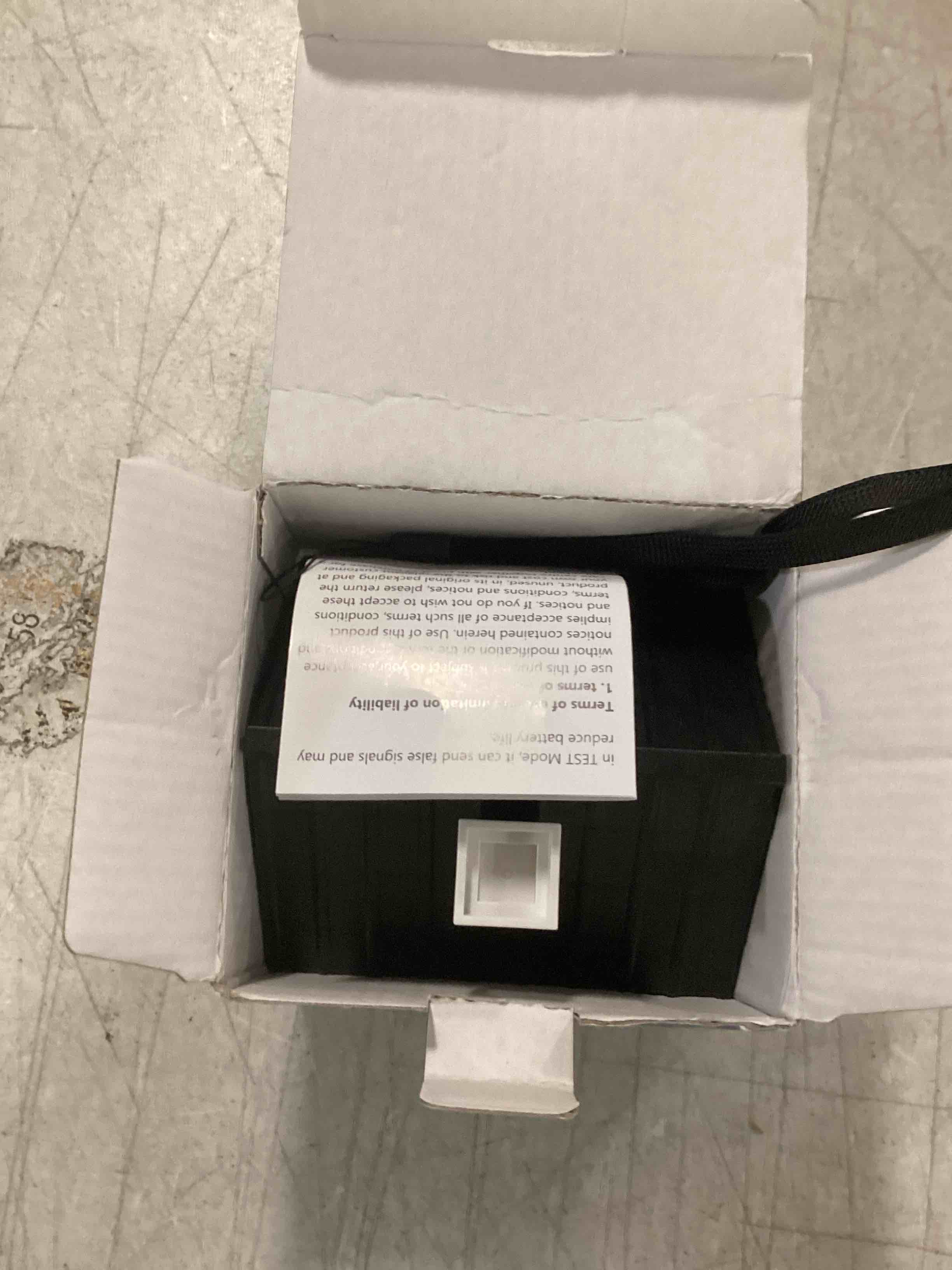 https://s3.amazonaws.com/lotting-images-prod/bidfta/RED6399269_1718809877346.jpeg