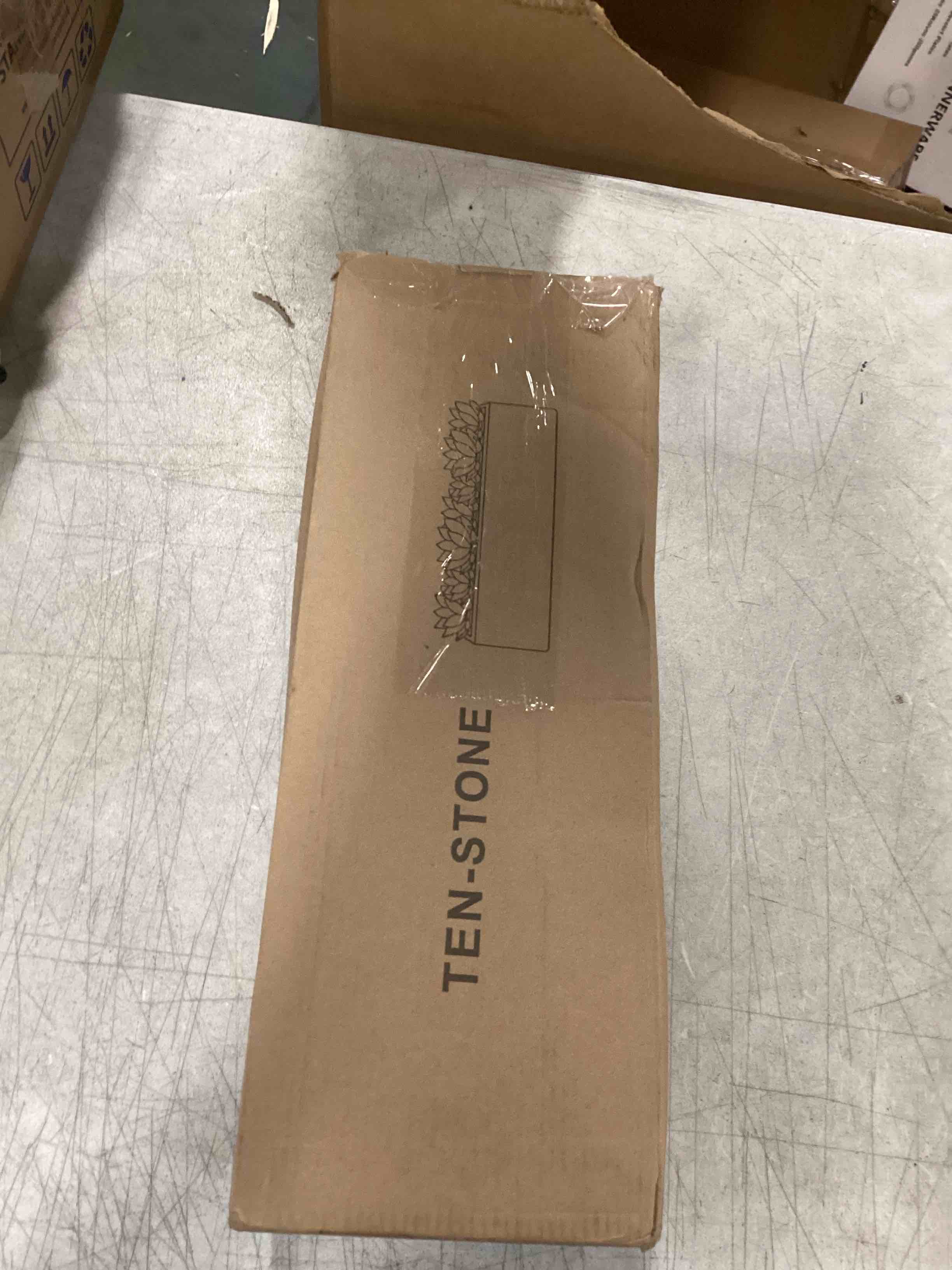 https://s3.amazonaws.com/lotting-images-prod/bidfta/RED6399294_1718812117650.jpeg