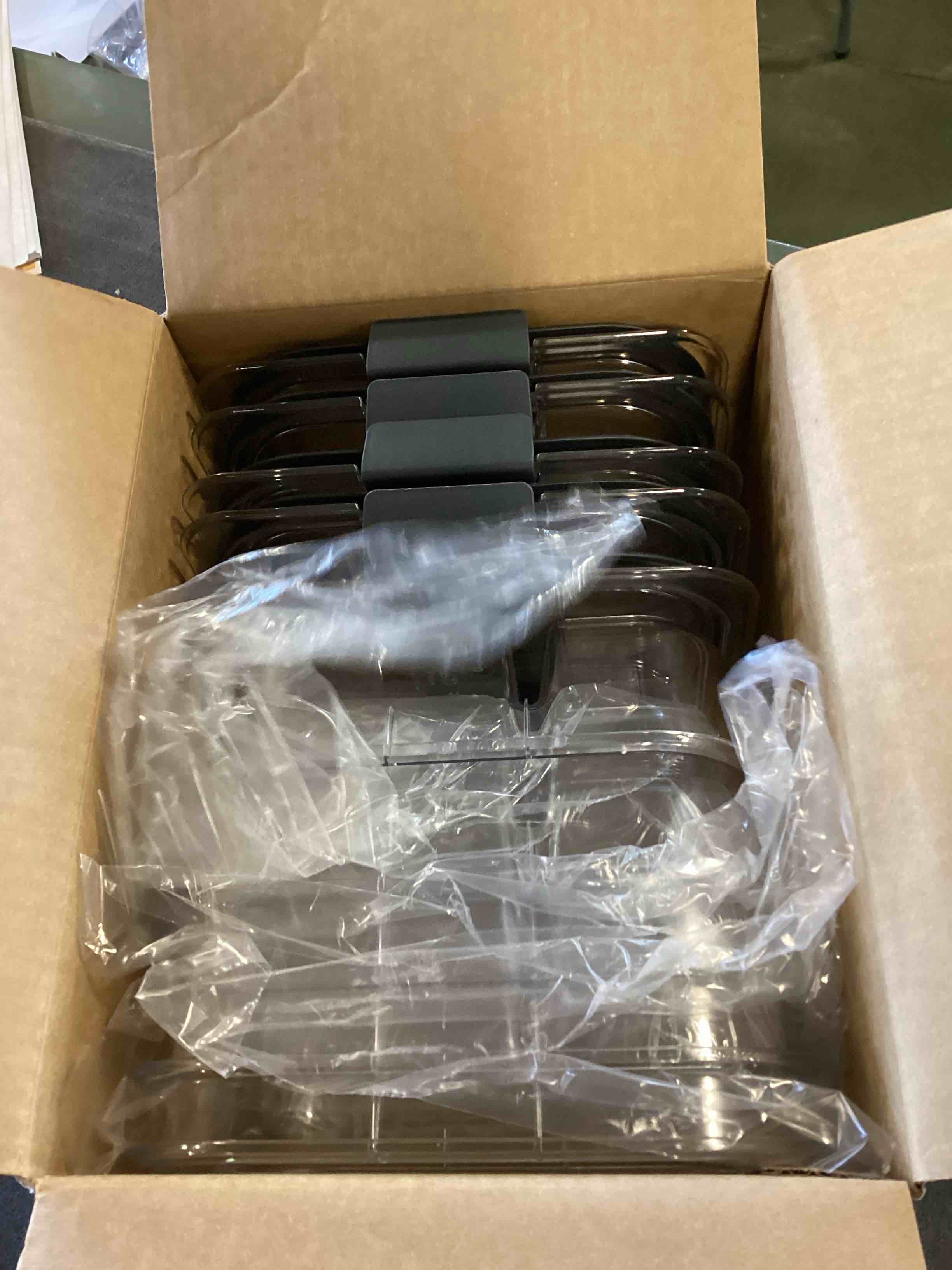 https://s3.amazonaws.com/lotting-images-prod/bidfta/RED6399550_1717771059392.jpeg
