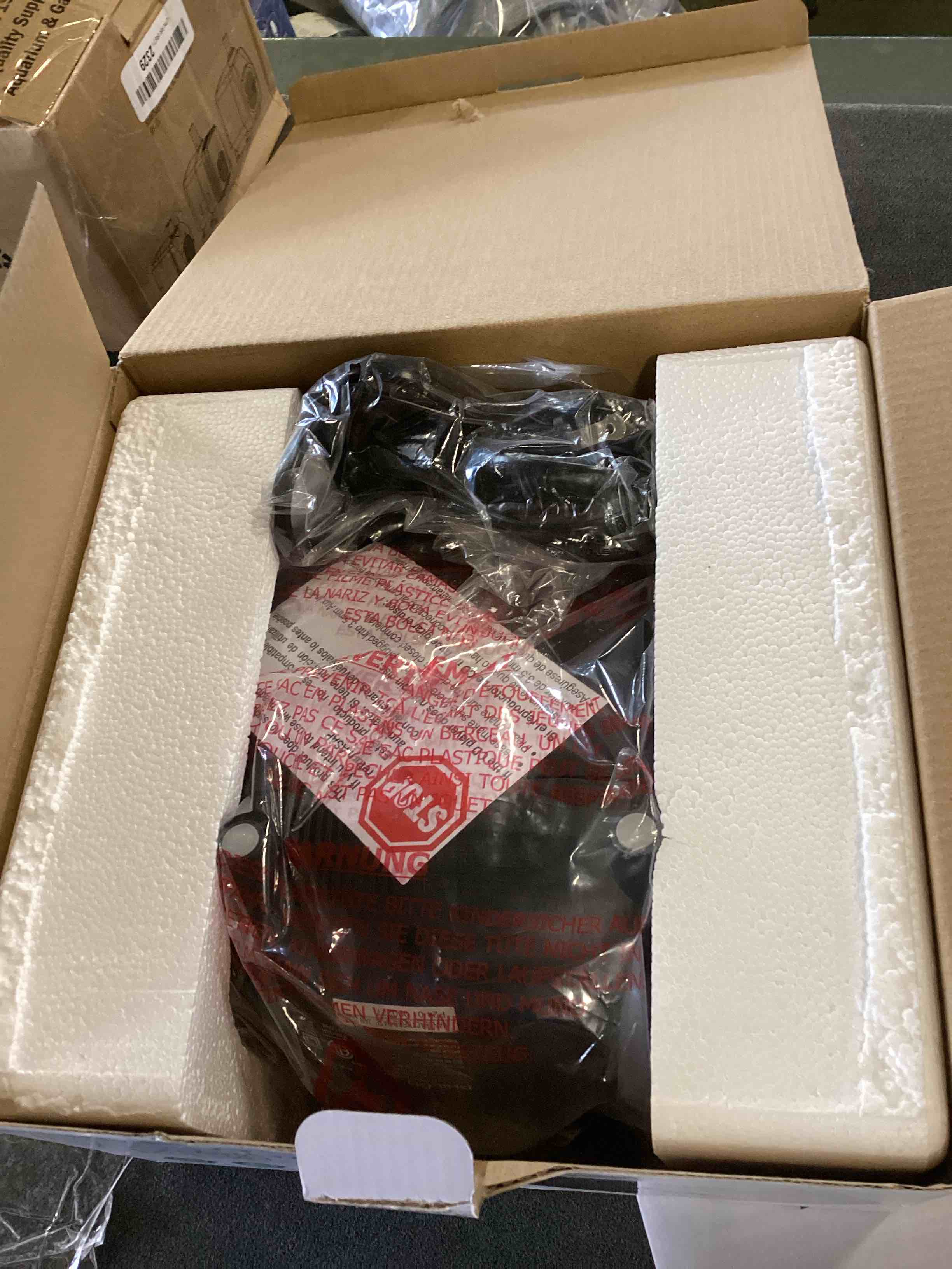 https://s3.amazonaws.com/lotting-images-prod/bidfta/RED6399676_1717786145659.jpeg