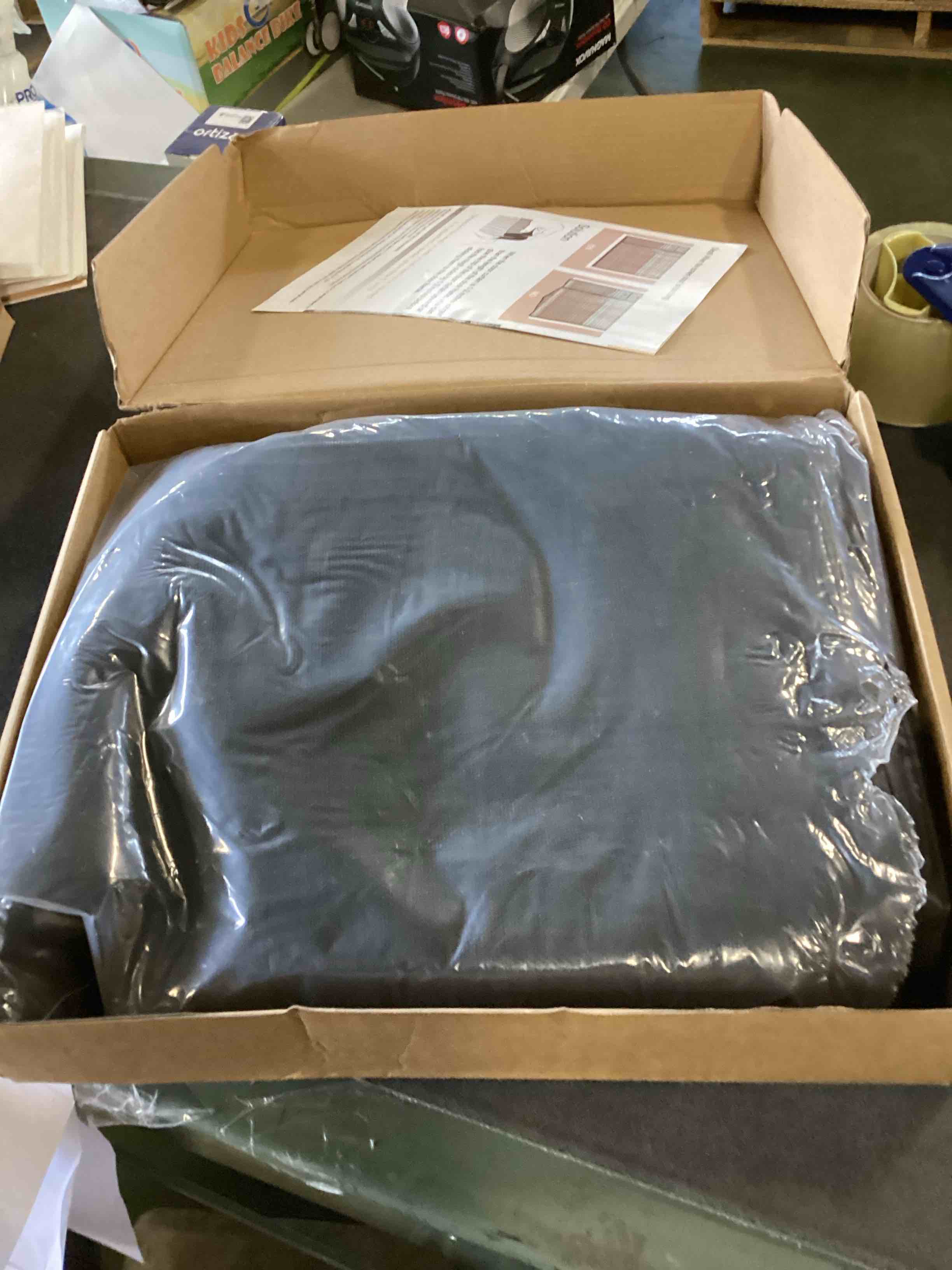 https://s3.amazonaws.com/lotting-images-prod/bidfta/RED6399728_1717790717305.jpeg