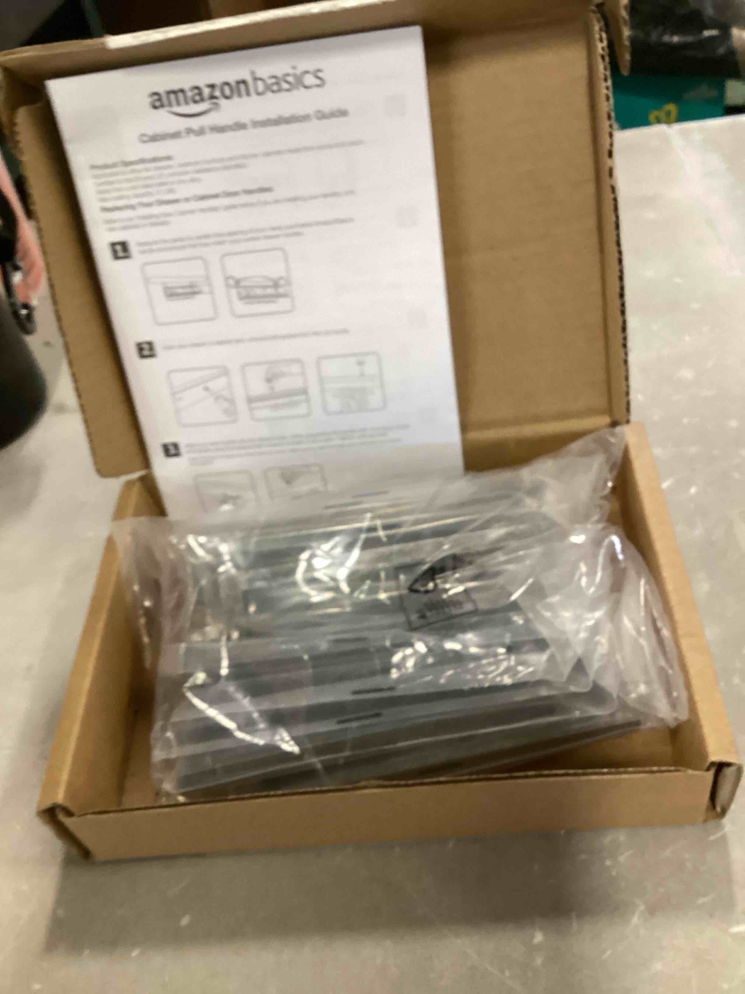 https://s3.amazonaws.com/lotting-images-prod/bidfta/RED6400338_1718649170261.jpeg