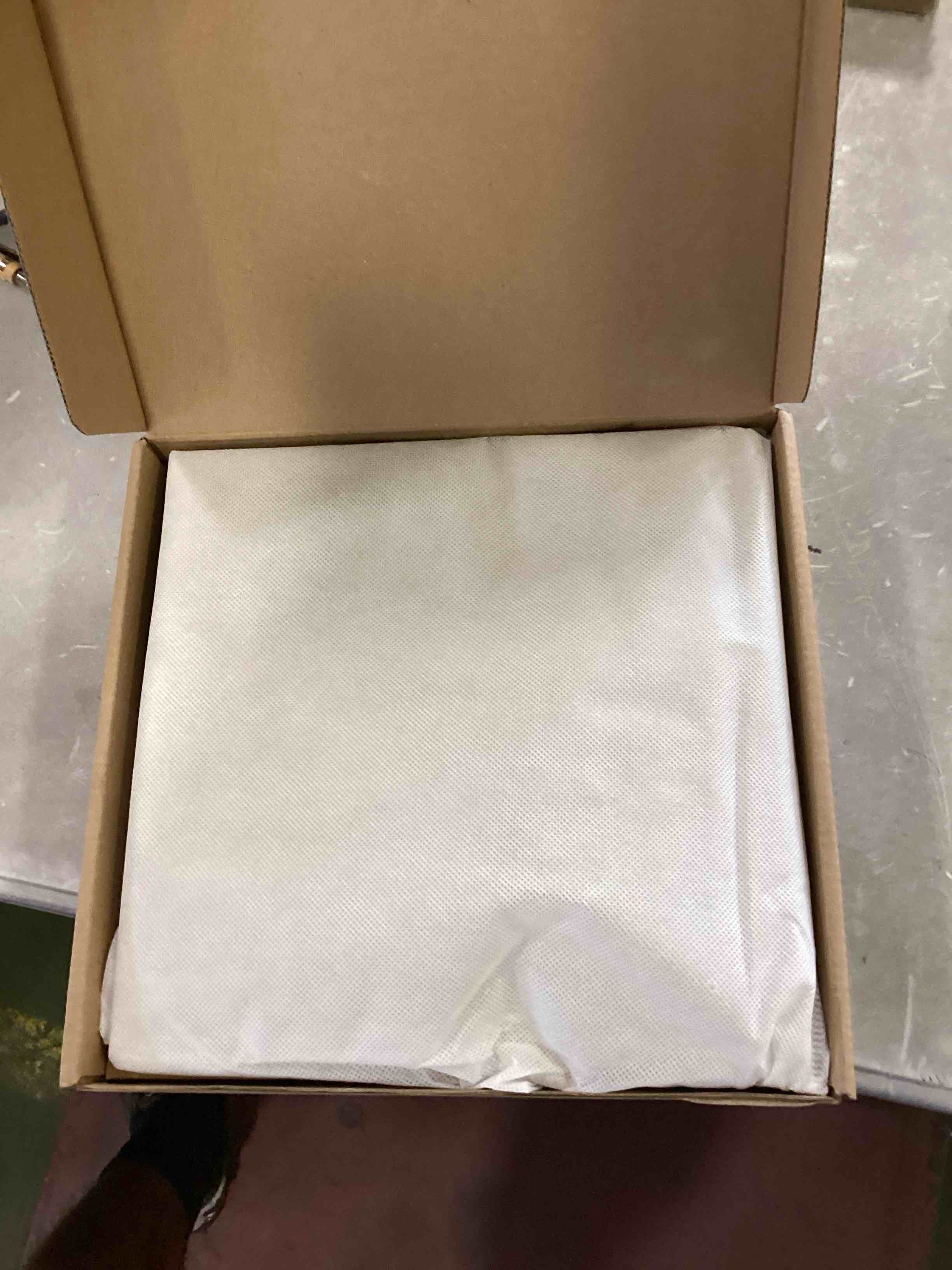 https://s3.amazonaws.com/lotting-images-prod/bidfta/RED6400815_1718725004687.jpeg