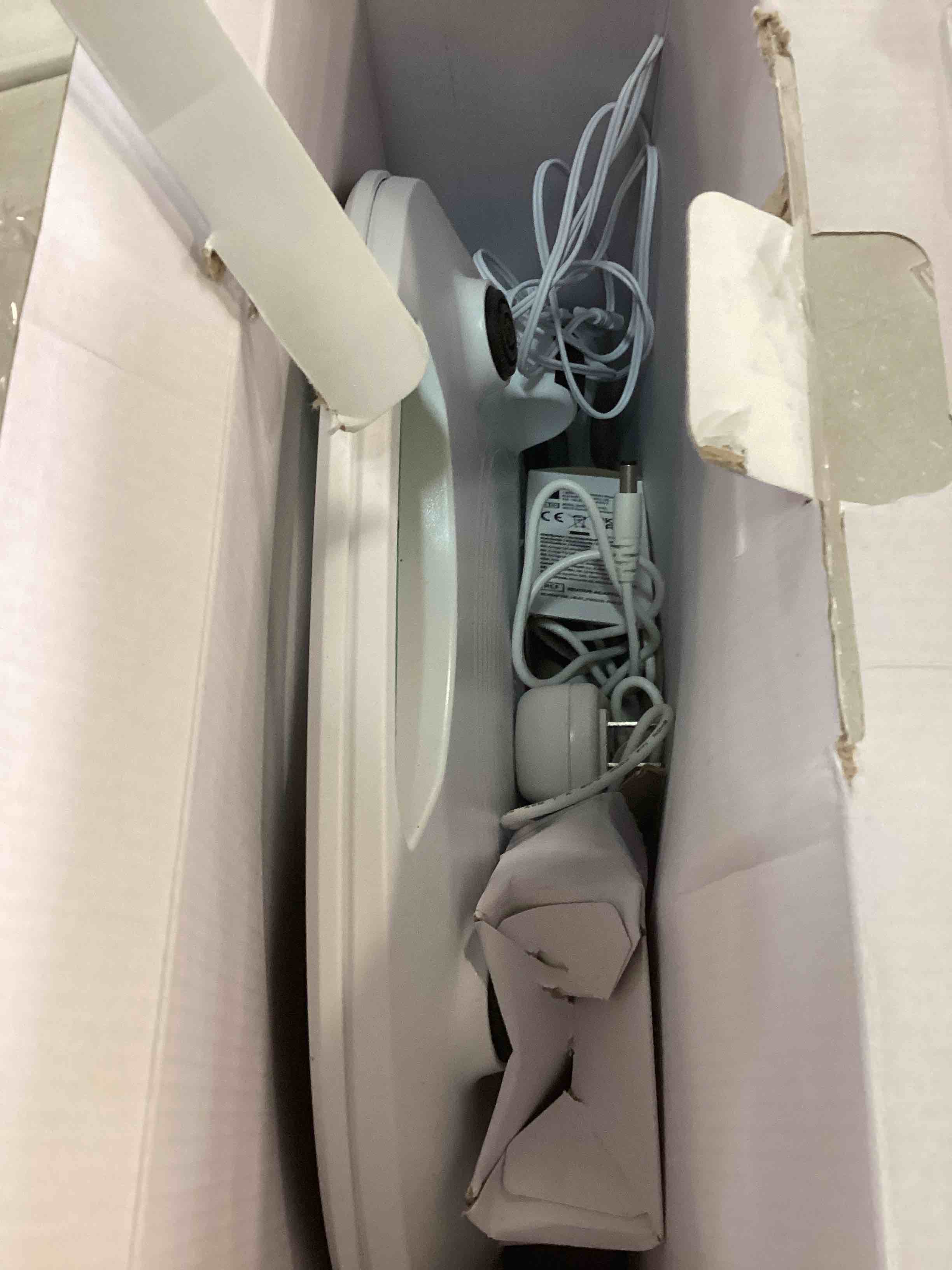 https://s3.amazonaws.com/lotting-images-prod/bidfta/RED6400985_1717611143720.jpeg
