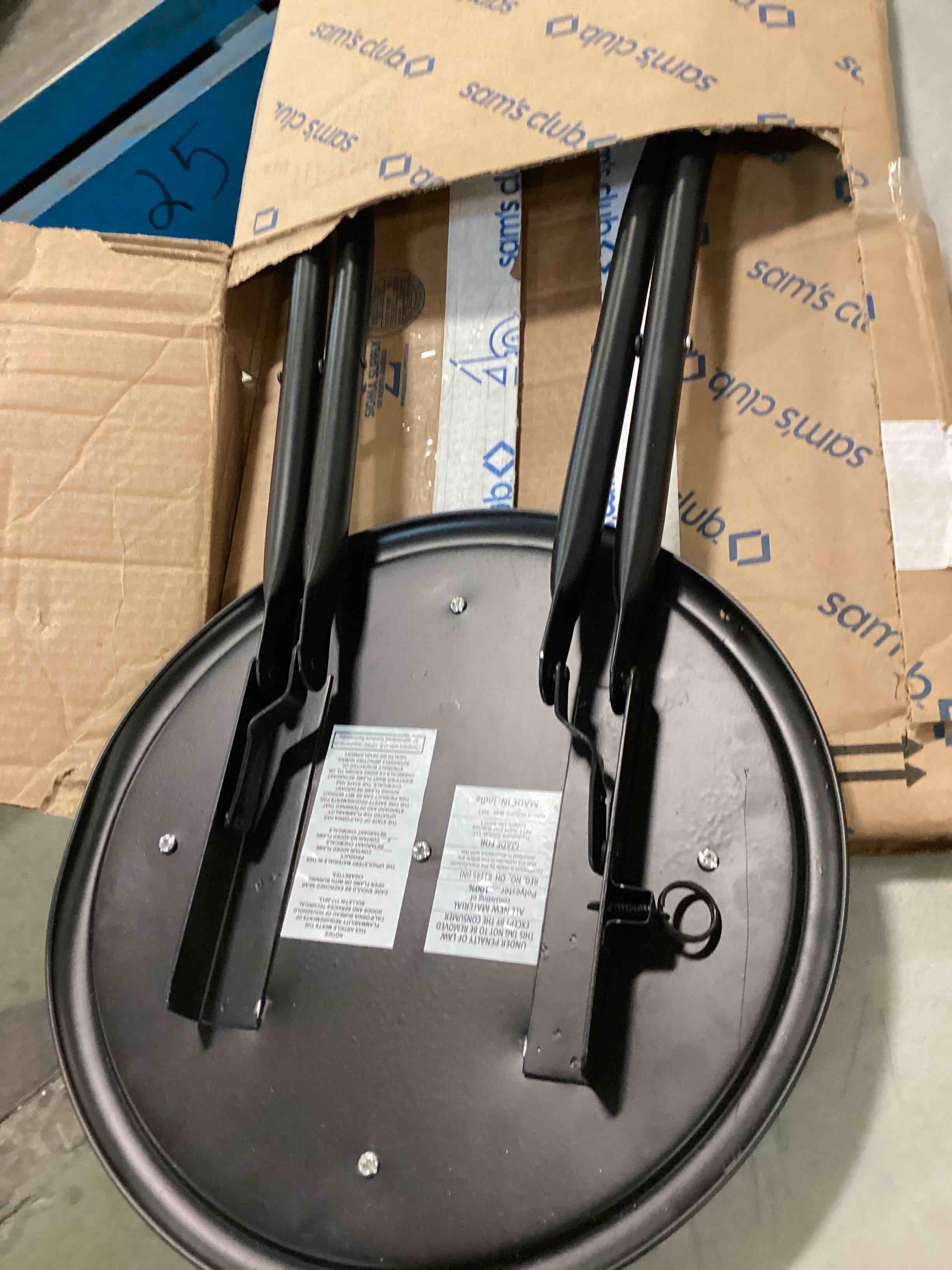 https://s3.amazonaws.com/lotting-images-prod/bidfta/RED6401431_1718017968406.jpeg