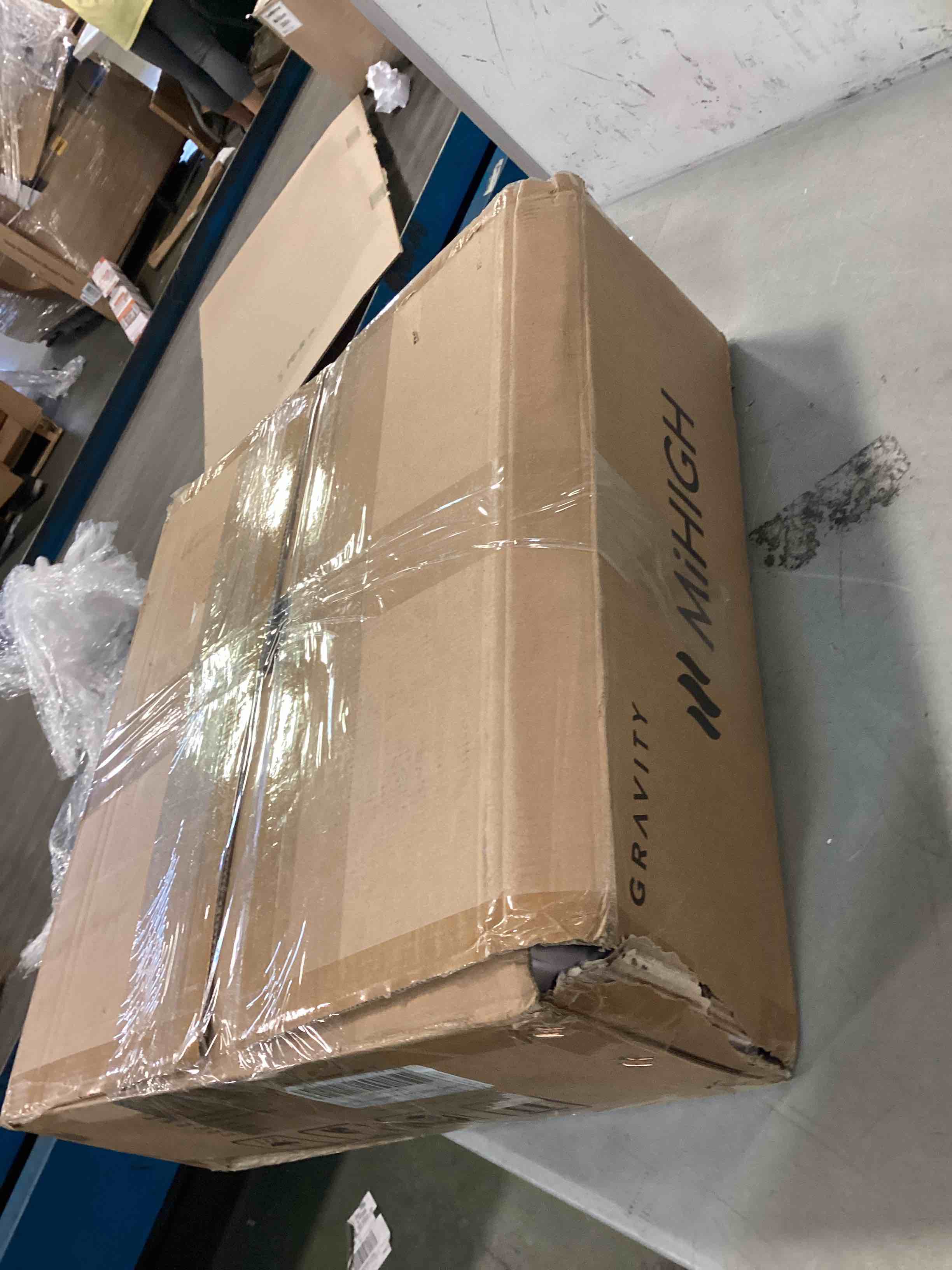 https://s3.amazonaws.com/lotting-images-prod/bidfta/RED6401463_1718023765683.jpeg