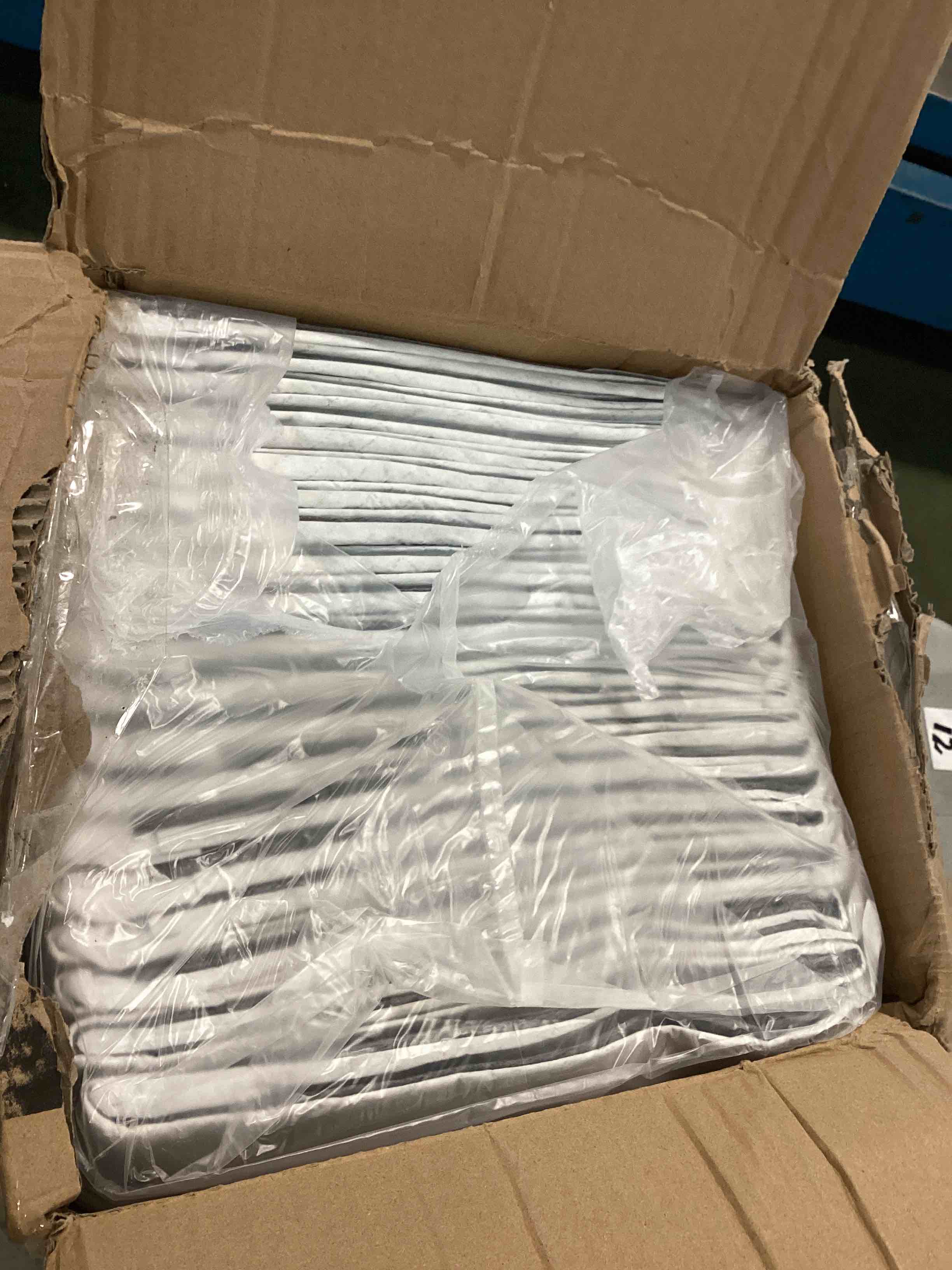 https://s3.amazonaws.com/lotting-images-prod/bidfta/RED6401581_1718045714429.jpeg