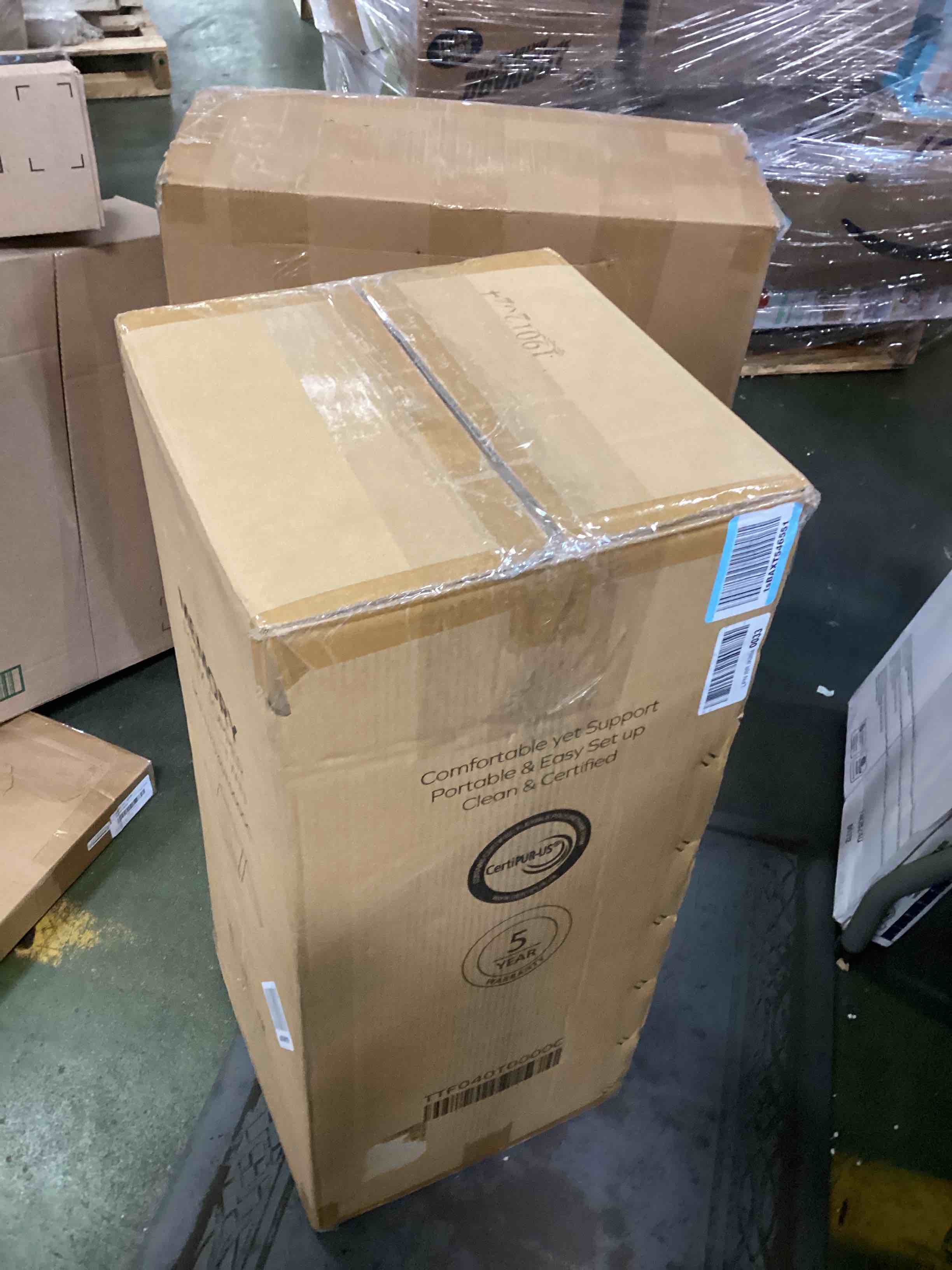 https://s3.amazonaws.com/lotting-images-prod/bidfta/RED6401612_1718105657909.jpeg