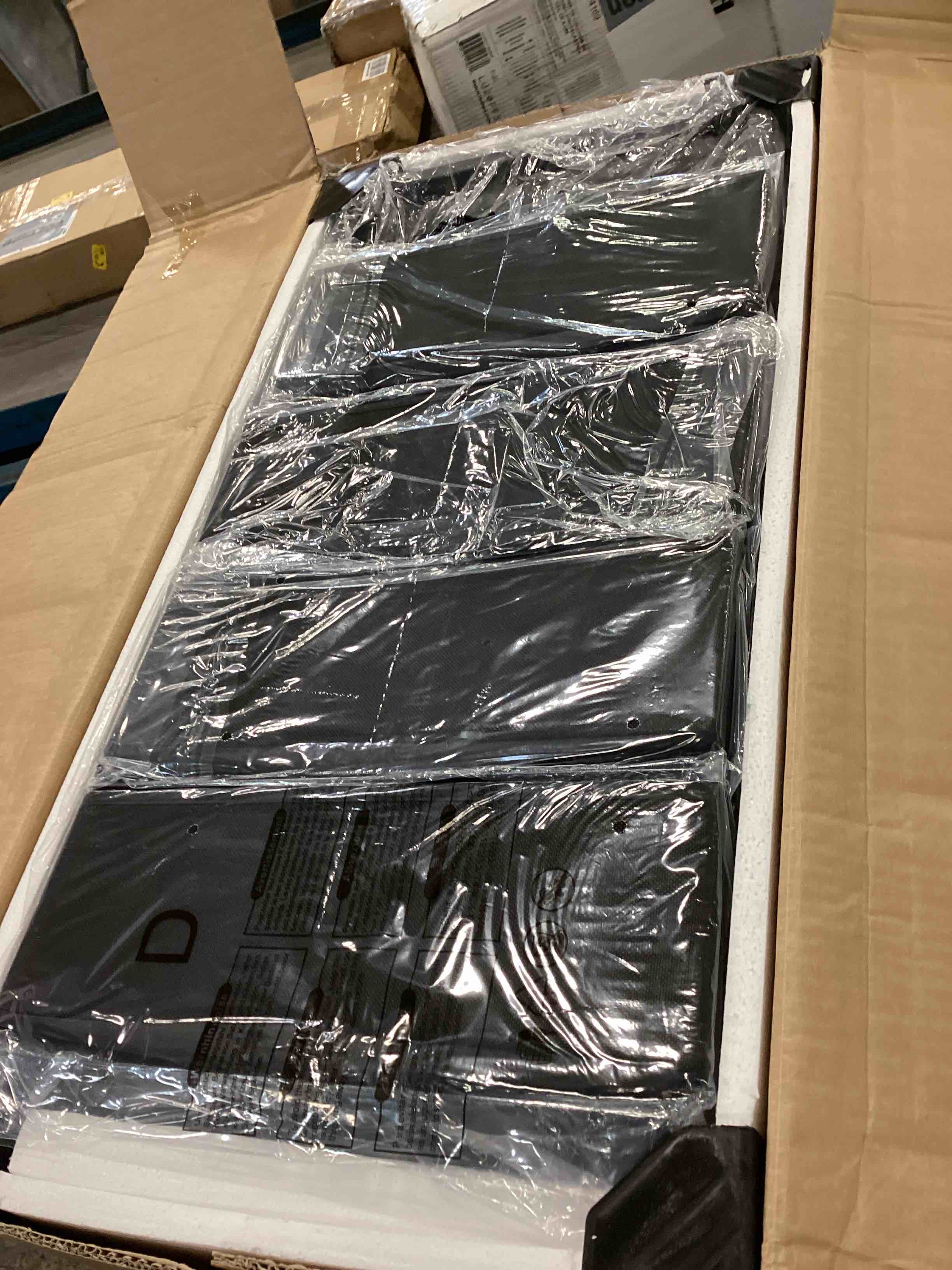 https://s3.amazonaws.com/lotting-images-prod/bidfta/RED6401700_1718116889824.jpeg