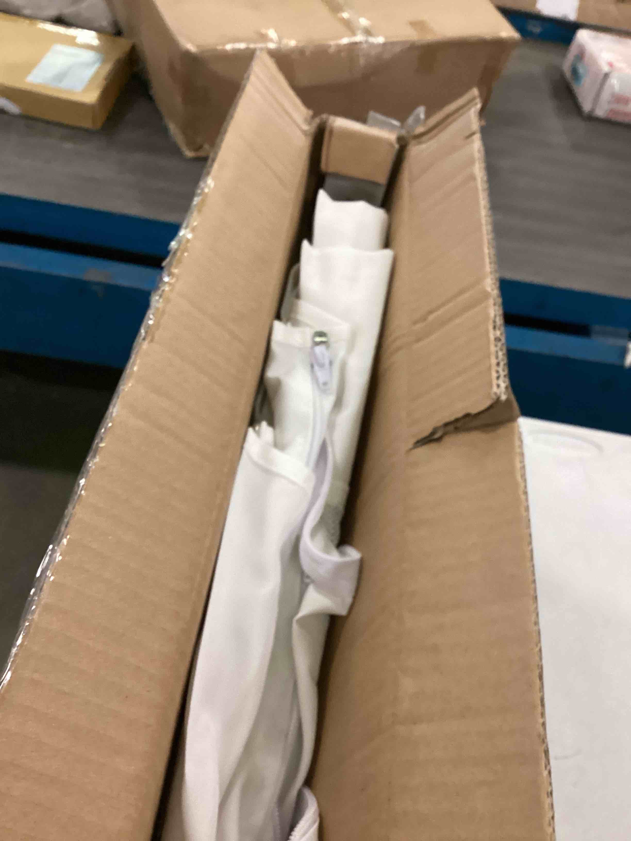 https://s3.amazonaws.com/lotting-images-prod/bidfta/RED6401850_1718191346641.jpeg