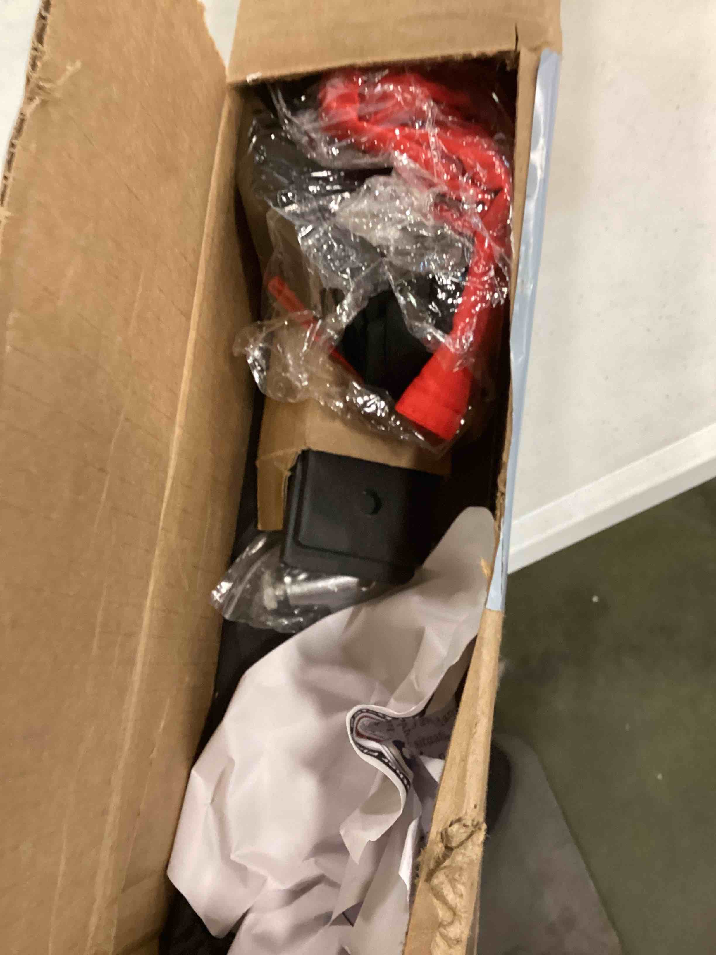 https://s3.amazonaws.com/lotting-images-prod/bidfta/RED6402094_1718277645741.jpeg