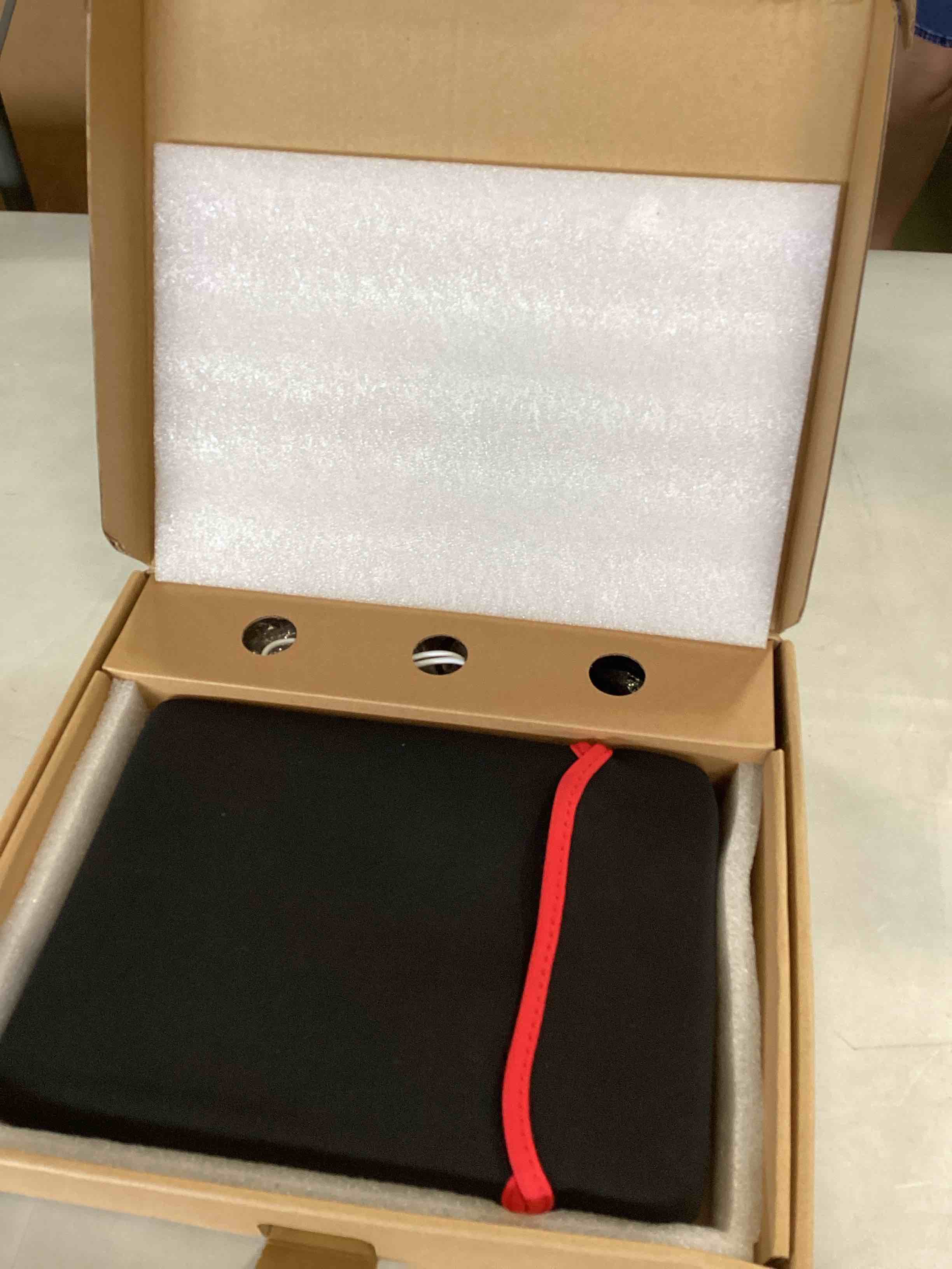 https://s3.amazonaws.com/lotting-images-prod/bidfta/RED6402568_1717605545491.jpeg