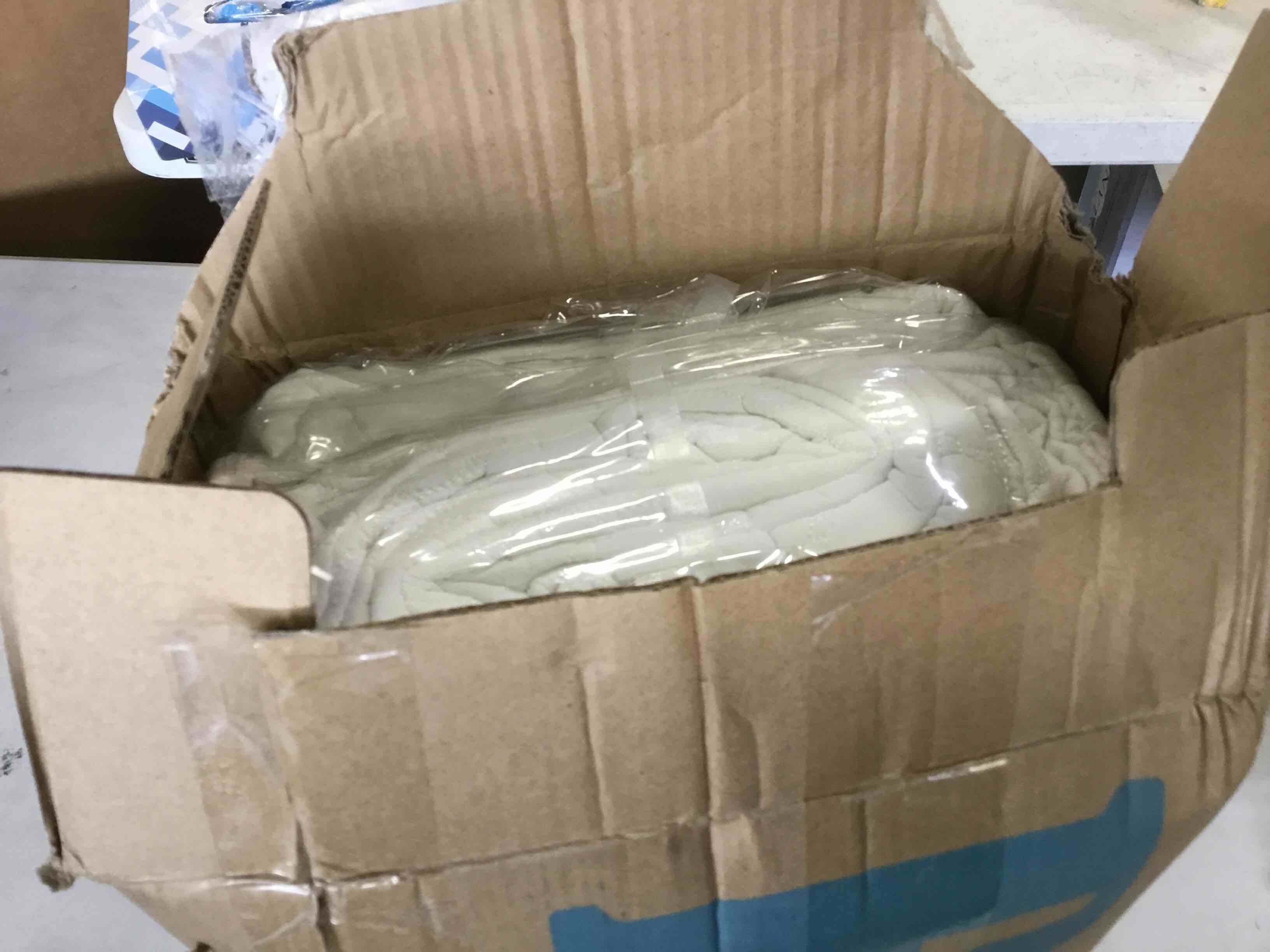https://s3.amazonaws.com/lotting-images-prod/bidfta/RED6402808_1717702735477.jpeg