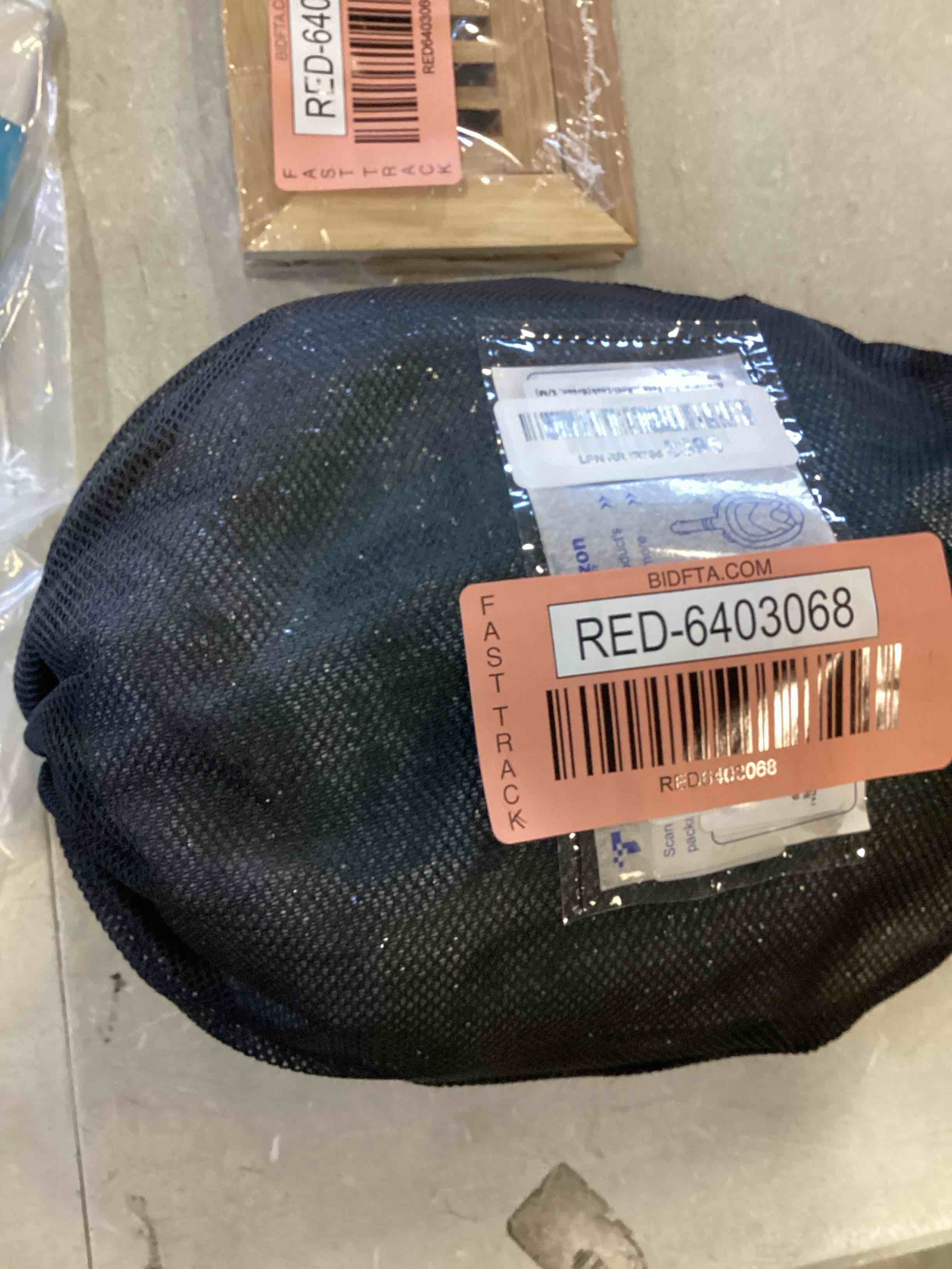 https://s3.amazonaws.com/lotting-images-prod/bidfta/RED6403068_1718466762963.jpeg