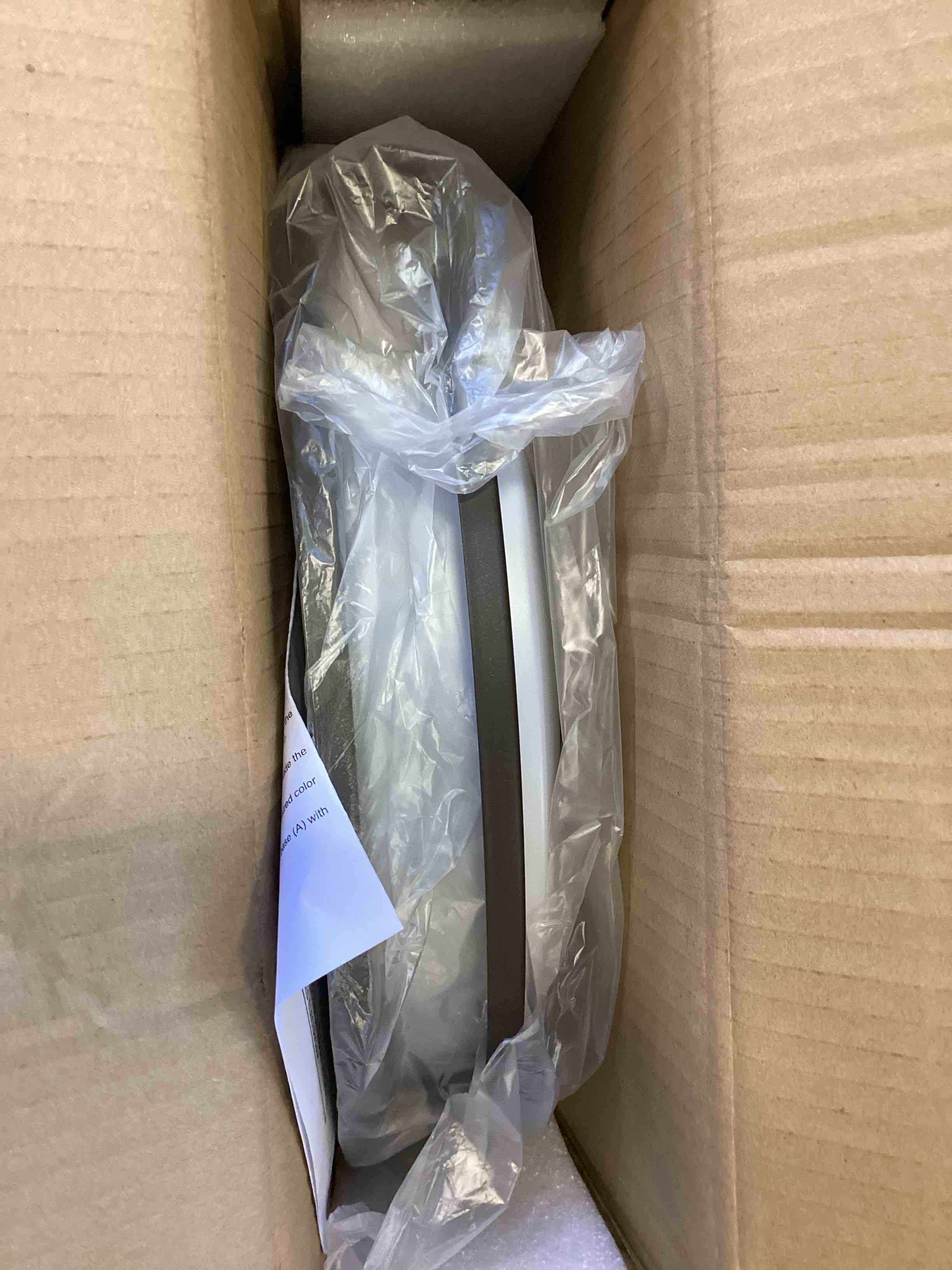 https://s3.amazonaws.com/lotting-images-prod/bidfta/RED6403095_1718474167087.jpeg
