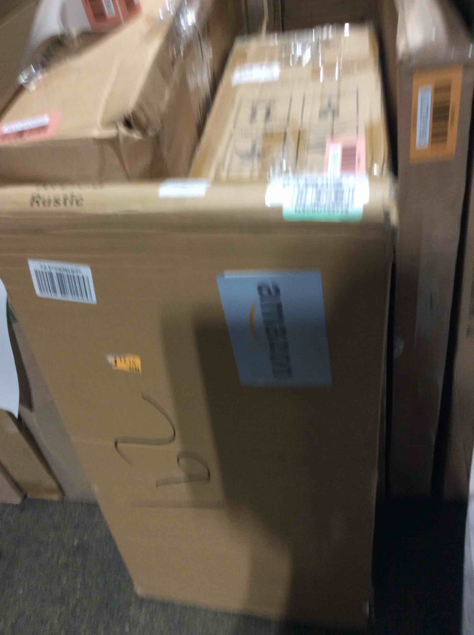 https://s3.amazonaws.com/lotting-images-prod/bidfta/RED6405864_1724252146091.jpeg