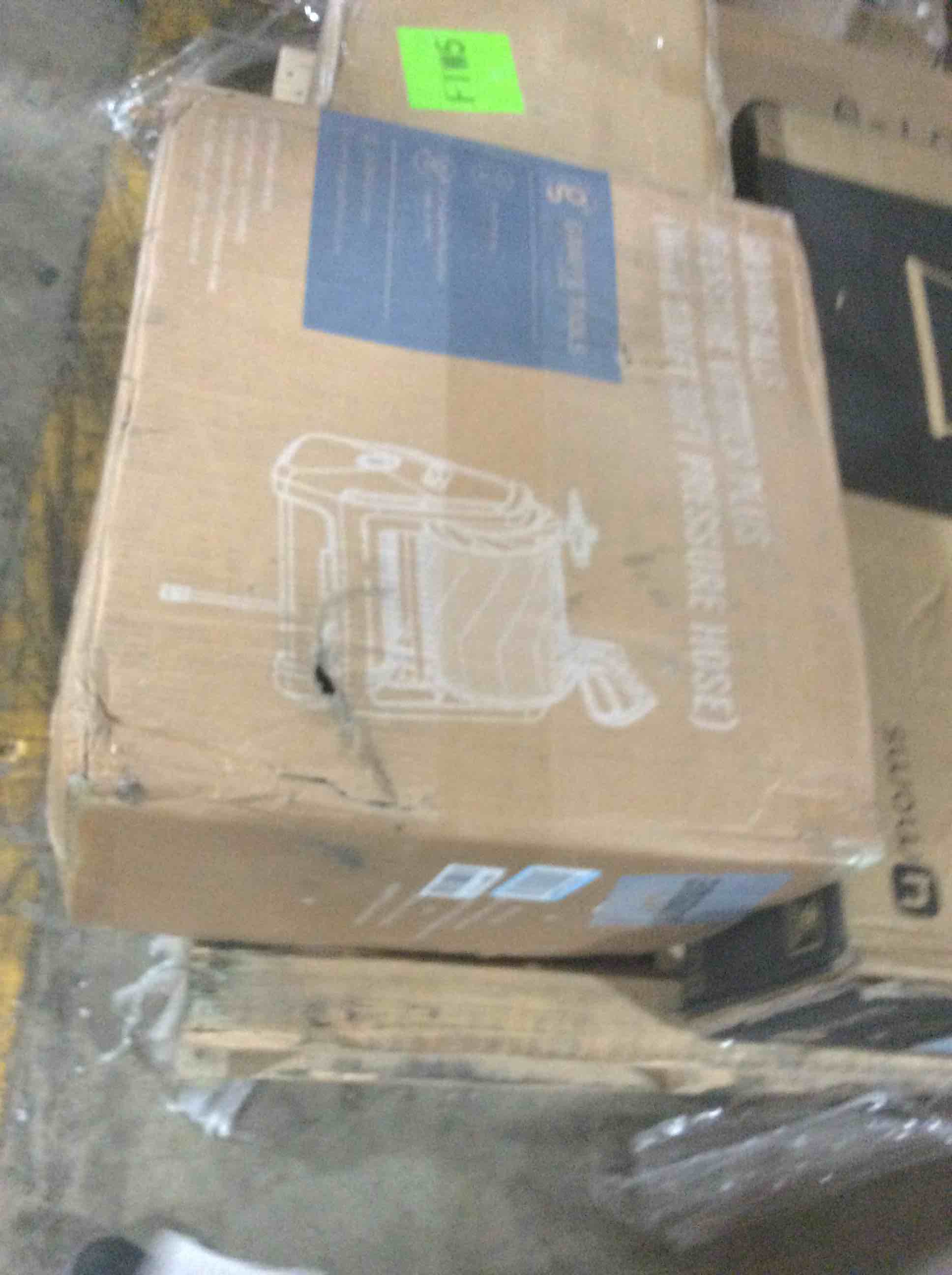 https://s3.amazonaws.com/lotting-images-prod/bidfta/RED6406202_1724355639283.jpeg