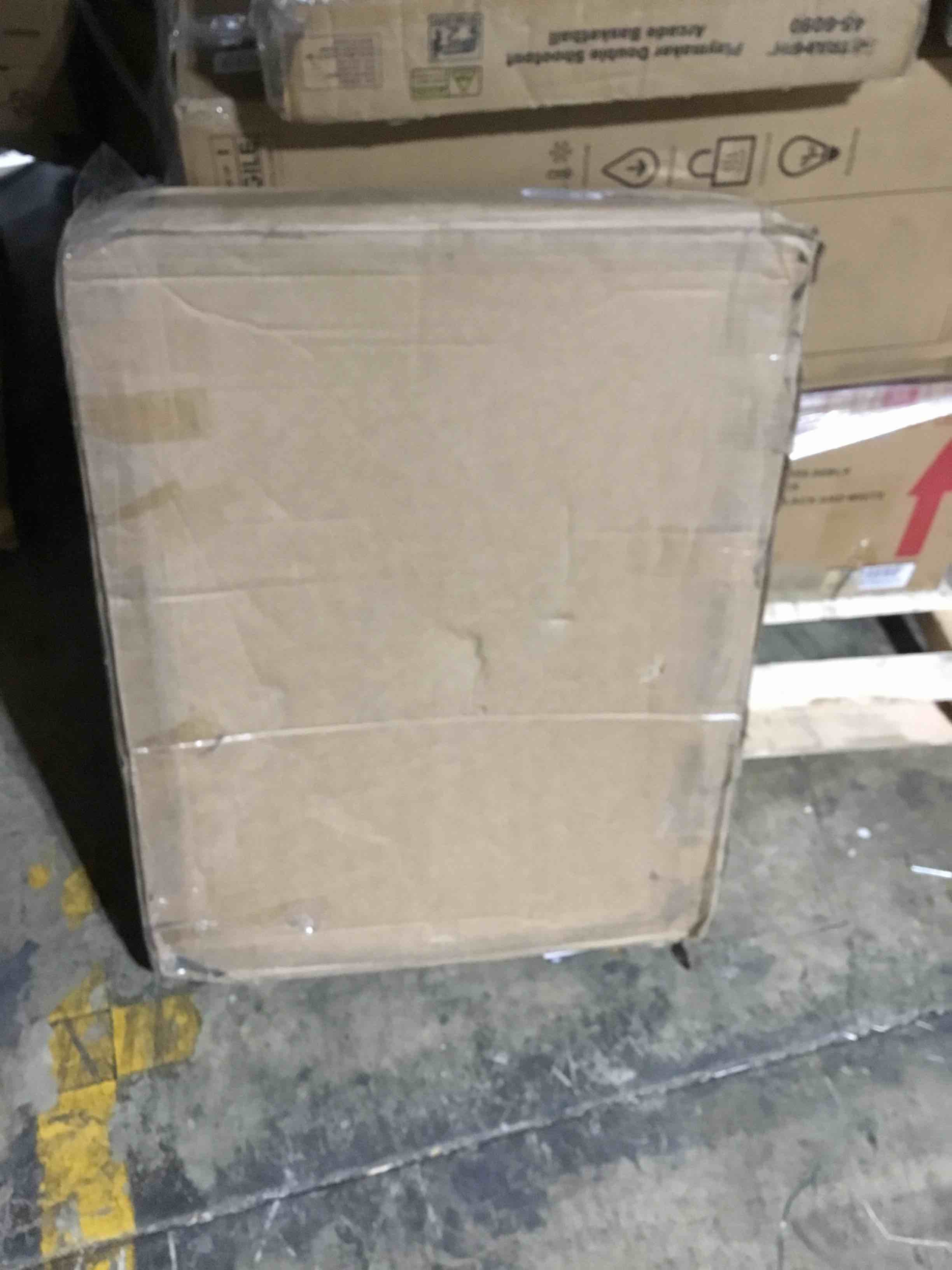 https://s3.amazonaws.com/lotting-images-prod/bidfta/RED6406379_1724417355749.jpeg