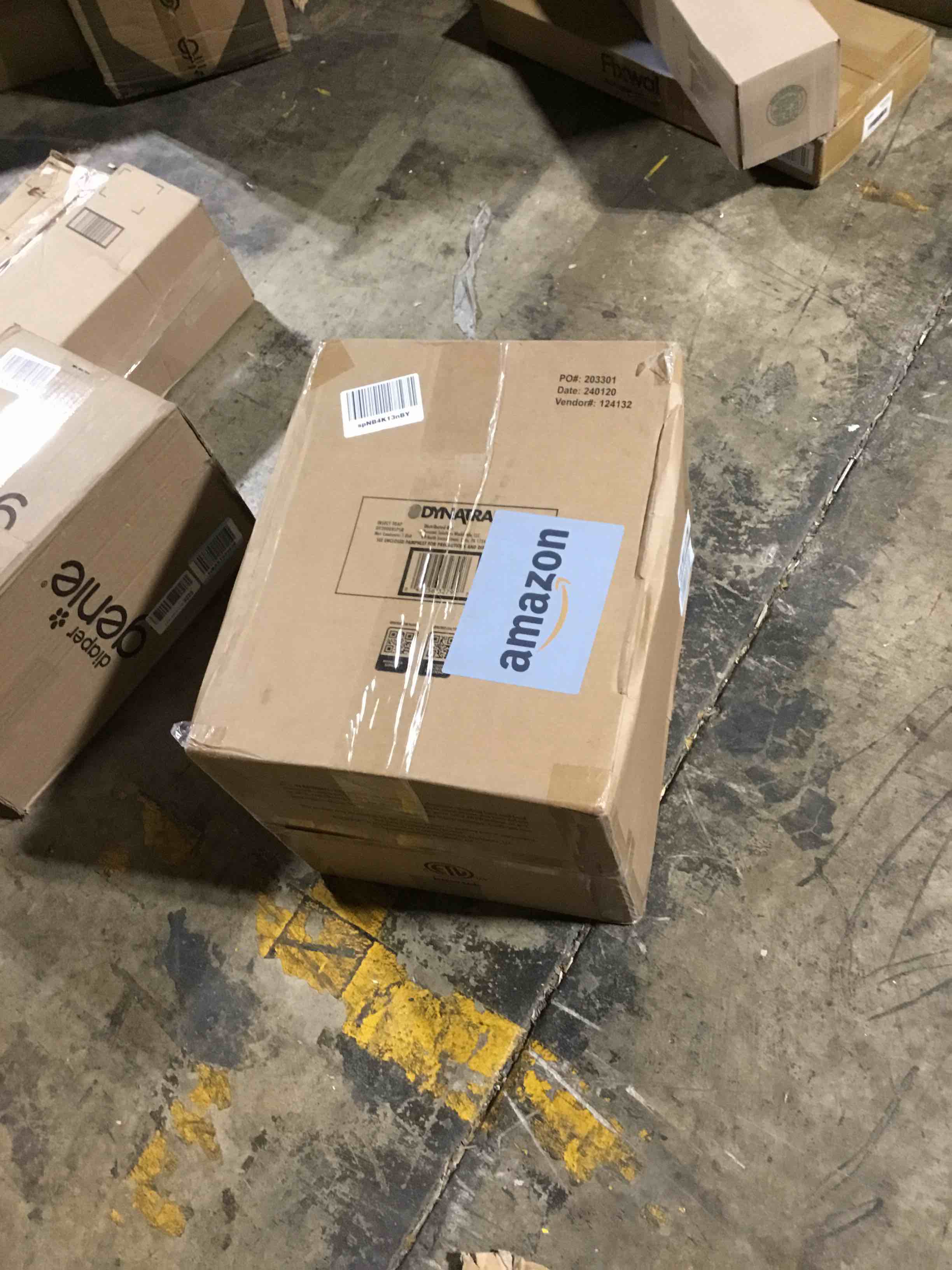 https://s3.amazonaws.com/lotting-images-prod/bidfta/RED6406392_1724419312077.jpeg