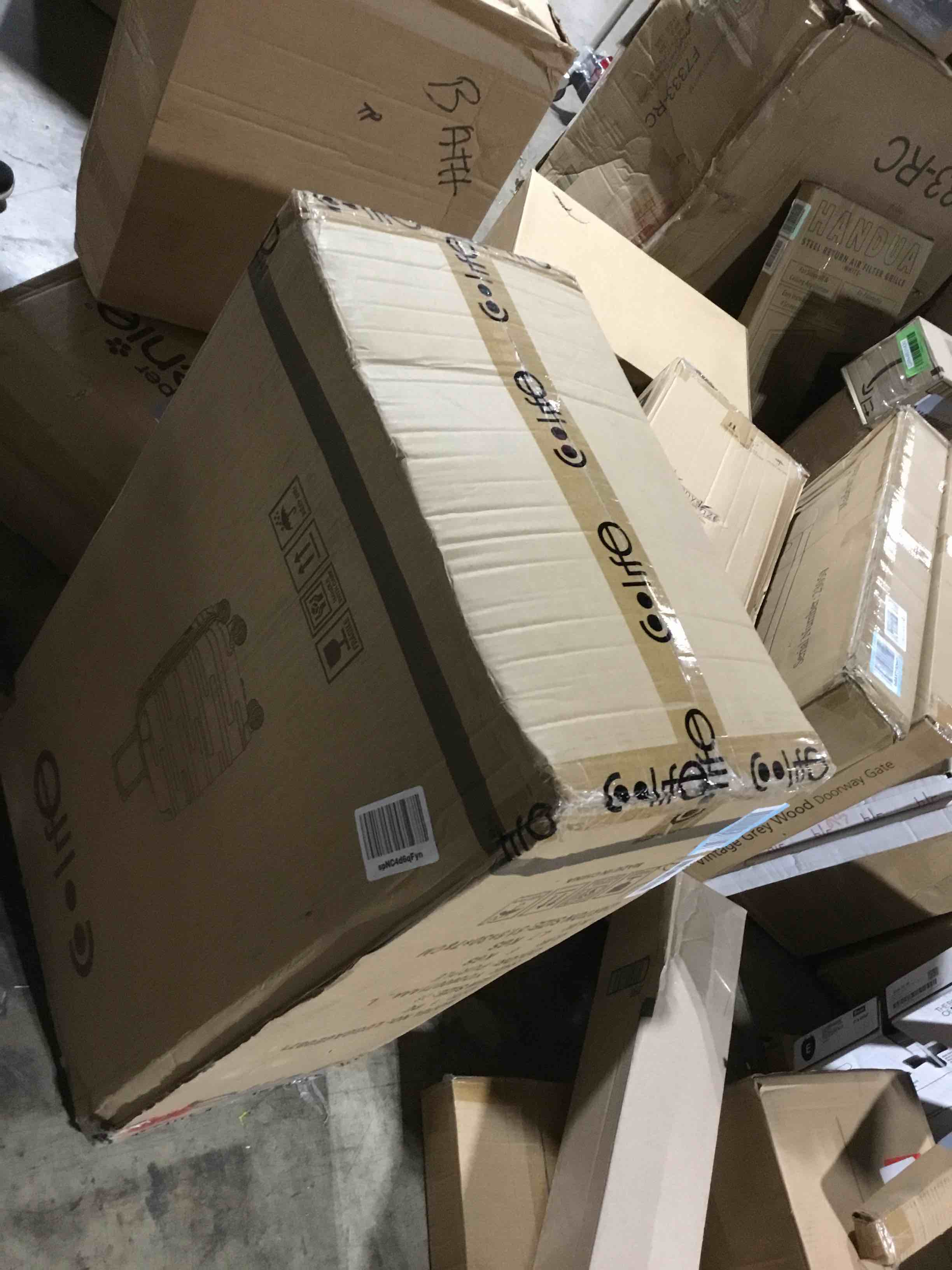 https://s3.amazonaws.com/lotting-images-prod/bidfta/RED6406395_1724420241240.jpeg