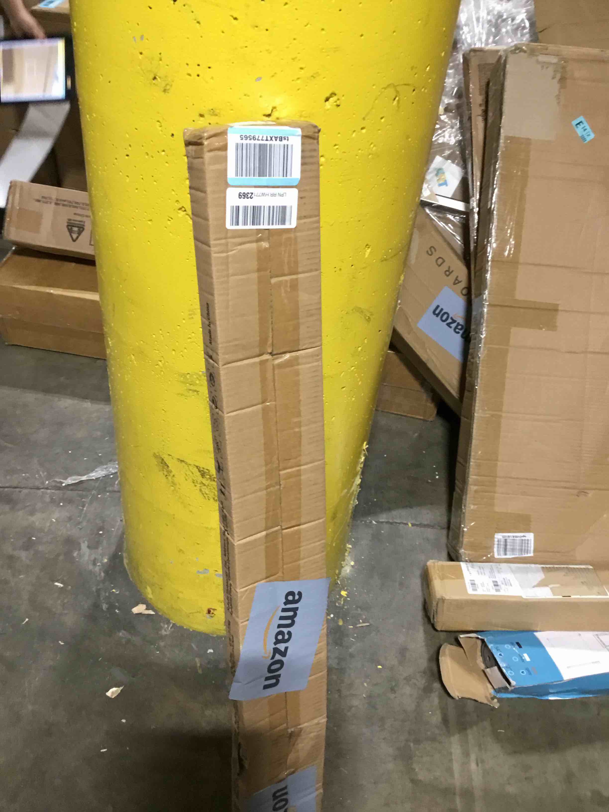 https://s3.amazonaws.com/lotting-images-prod/bidfta/RED6407453_1721242564563.jpeg