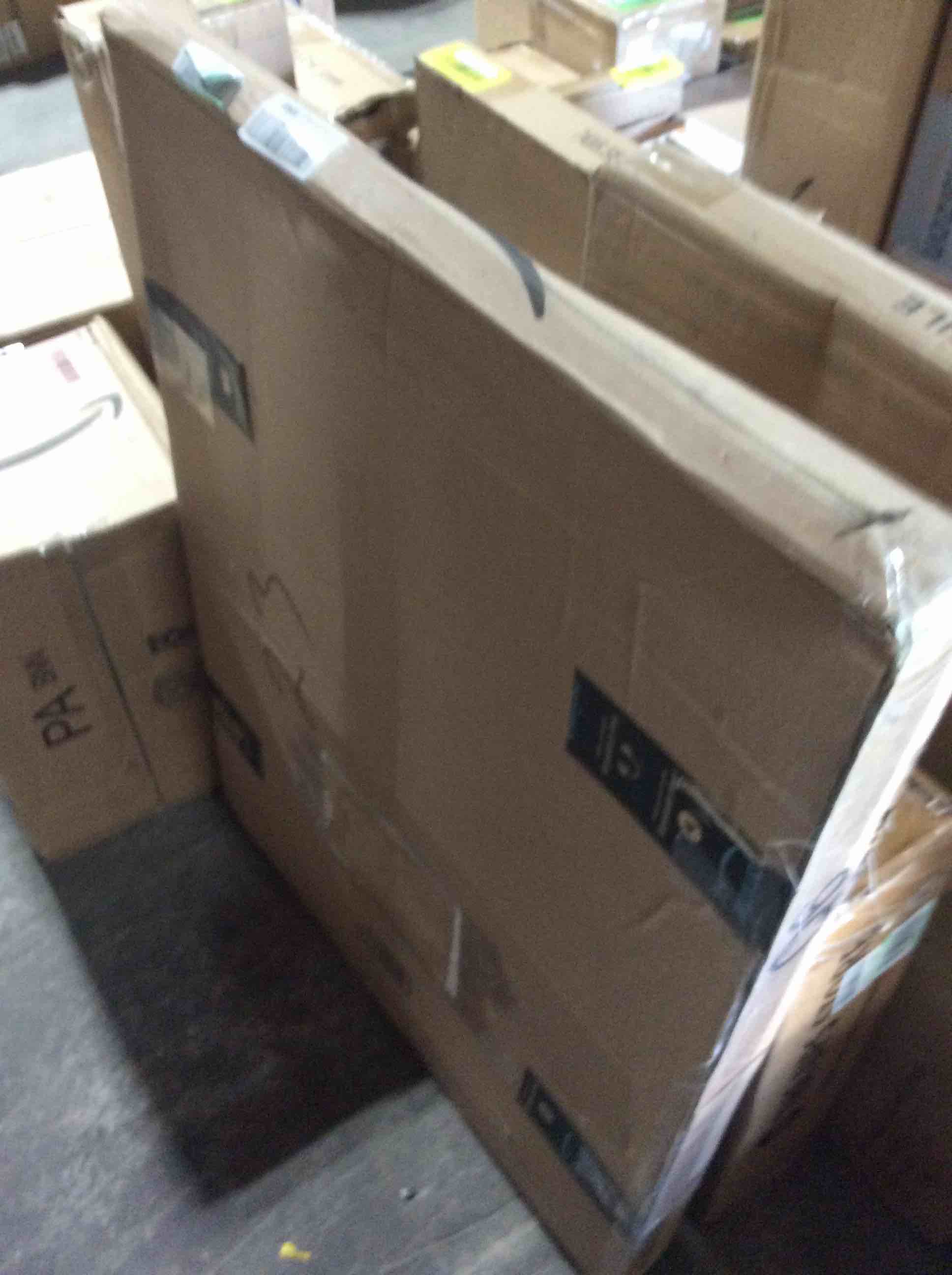 https://s3.amazonaws.com/lotting-images-prod/bidfta/RED6409281_1721168460983.jpeg