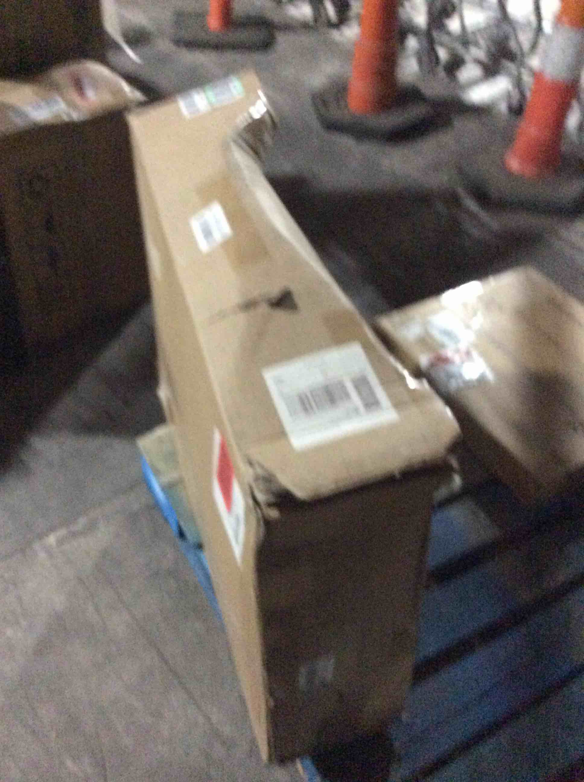 https://s3.amazonaws.com/lotting-images-prod/bidfta/RED6409315_1721170815741.jpeg