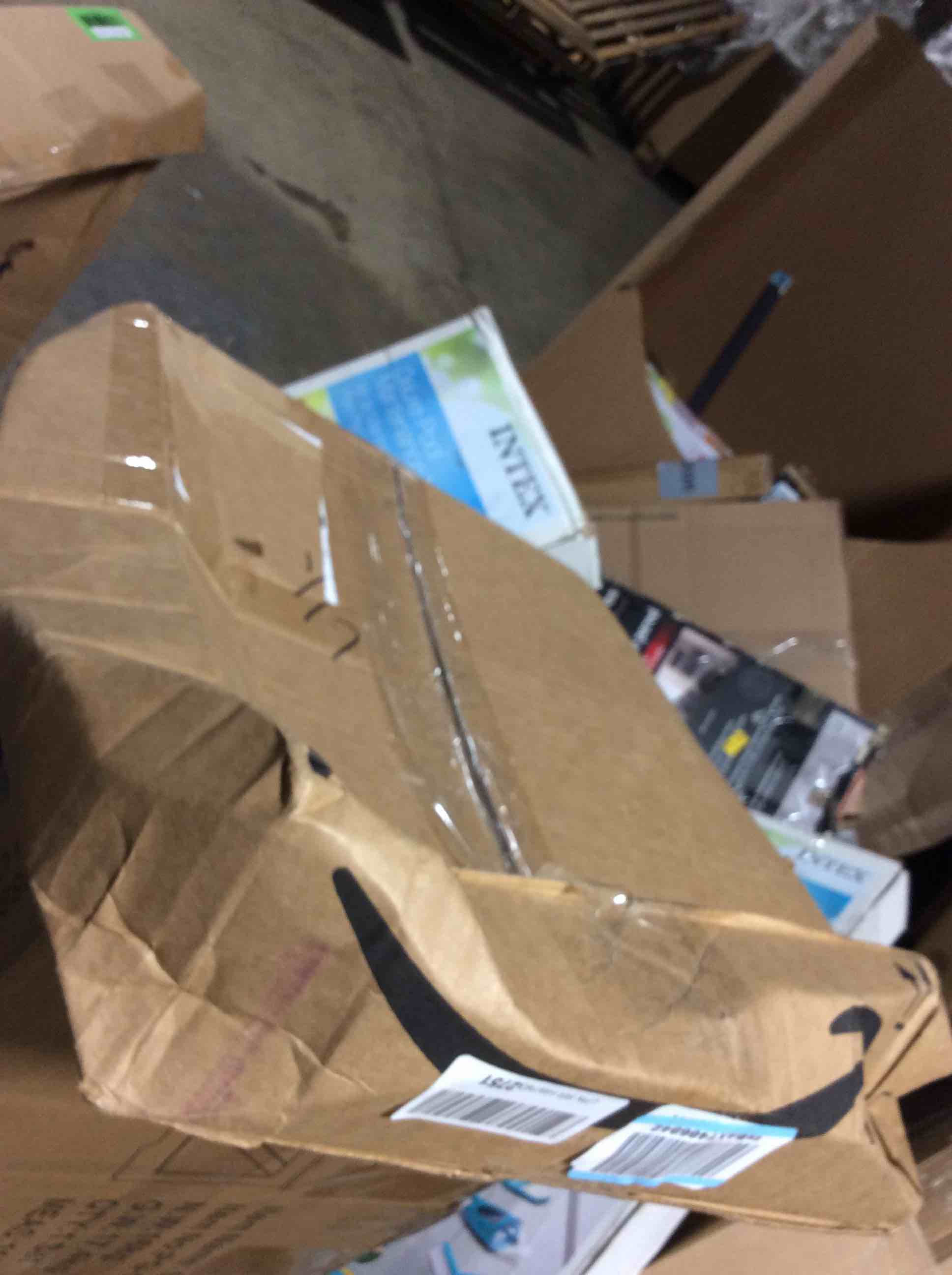 https://s3.amazonaws.com/lotting-images-prod/bidfta/RED6410768_1719935297459.jpeg