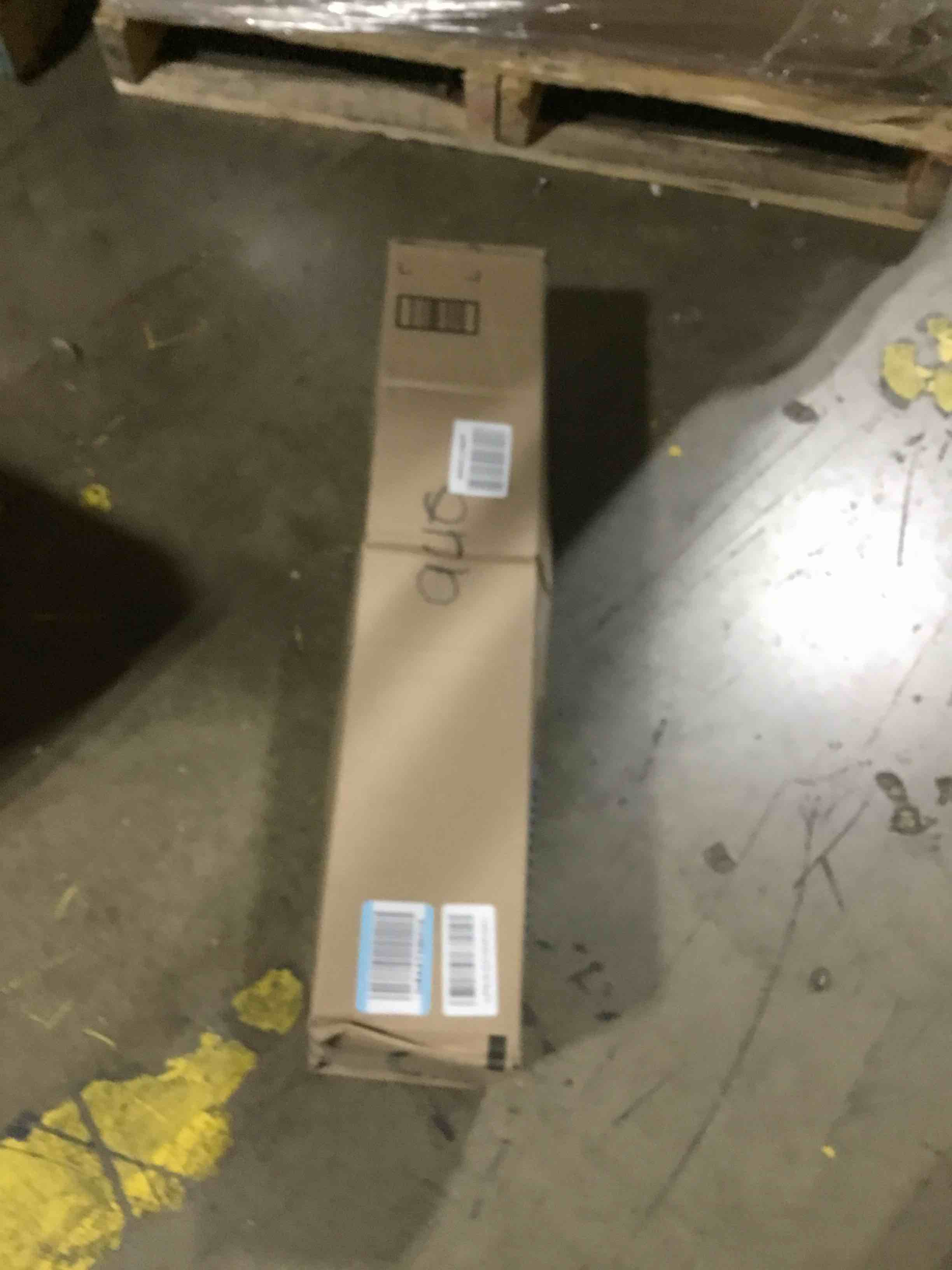 https://s3.amazonaws.com/lotting-images-prod/bidfta/RED6411210_1723663399352.jpeg