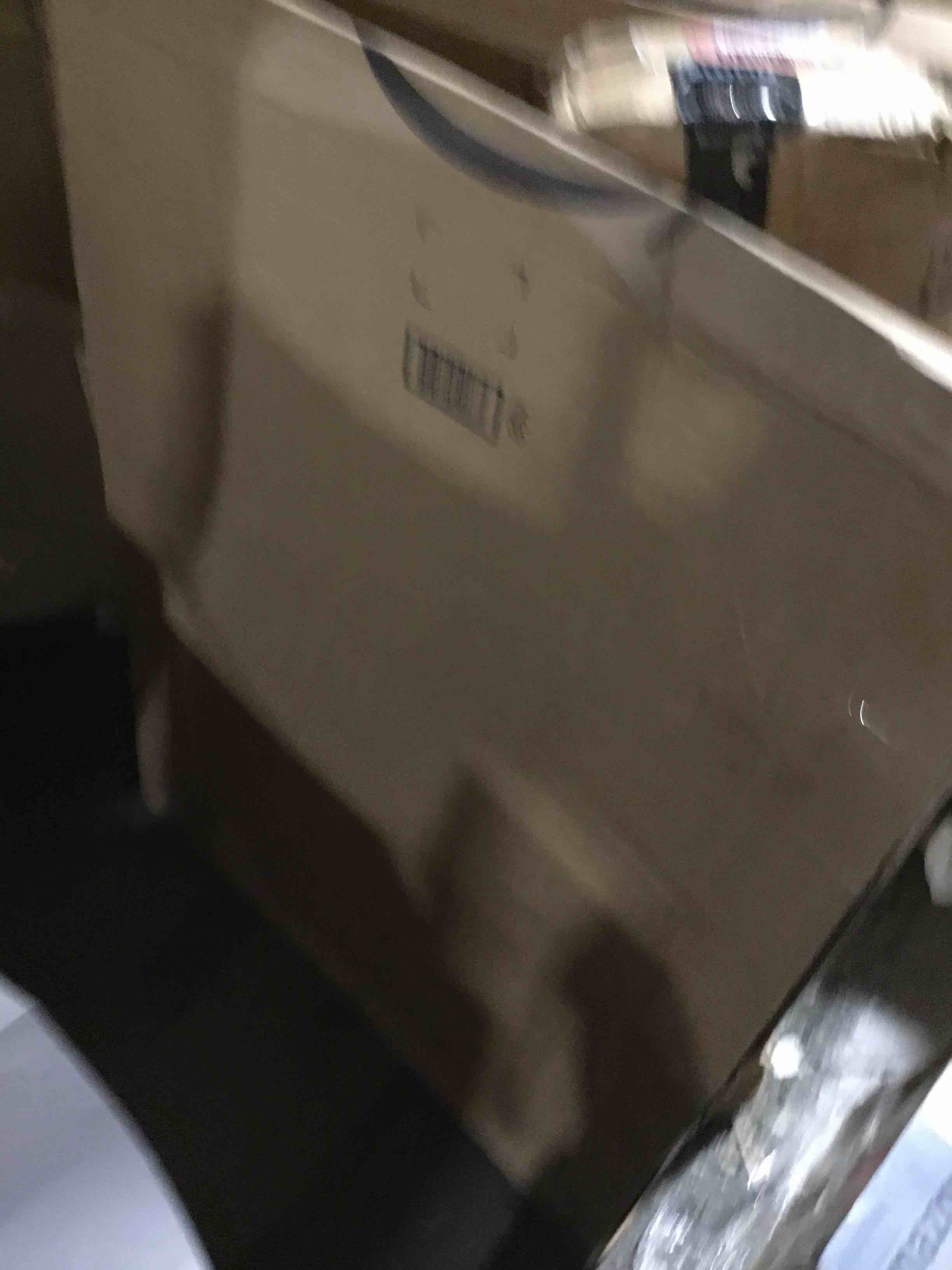 https://s3.amazonaws.com/lotting-images-prod/bidfta/RED6411341_1724163172933.jpeg
