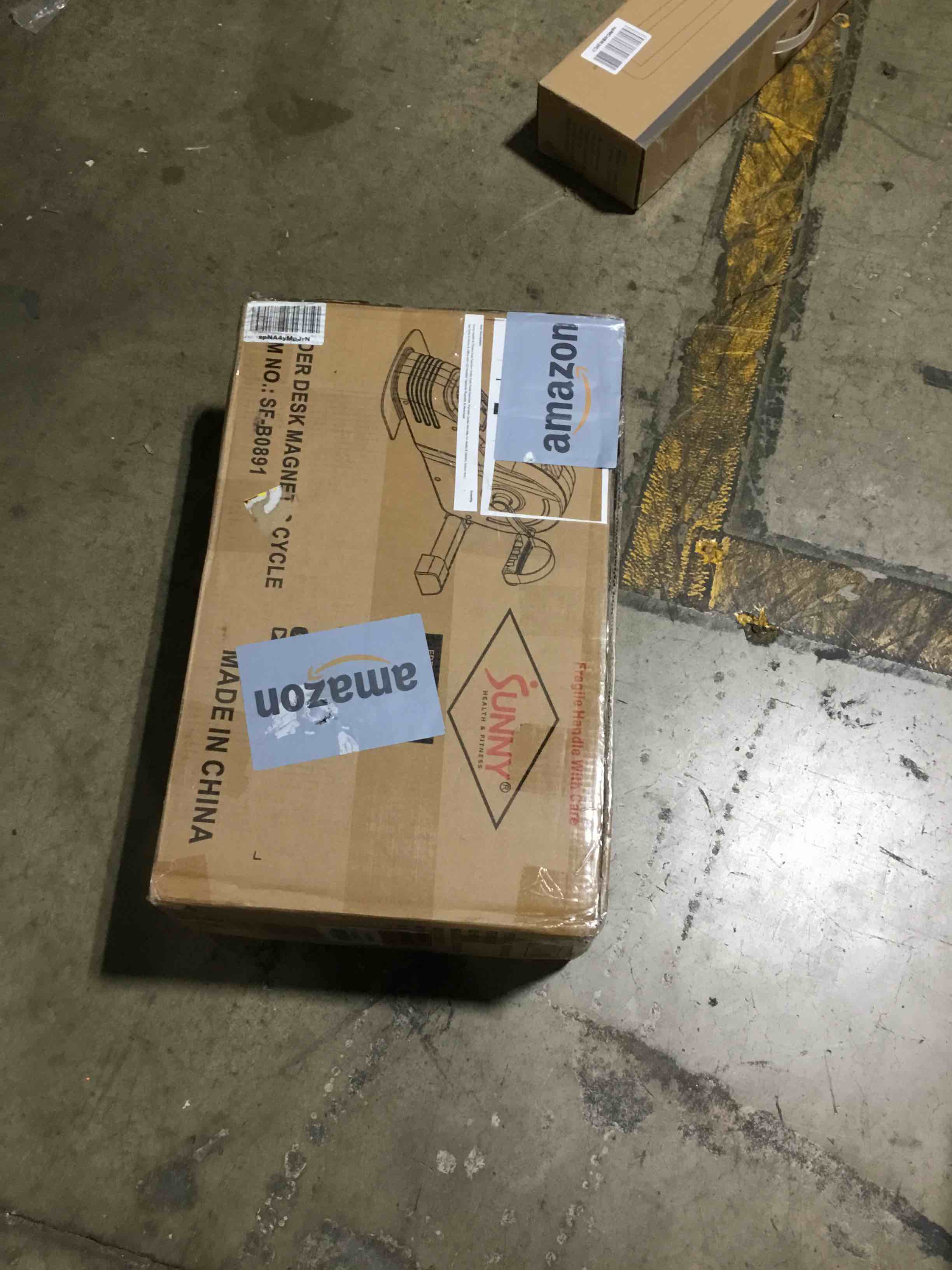 https://s3.amazonaws.com/lotting-images-prod/bidfta/RED6411906_1723232137327.jpeg