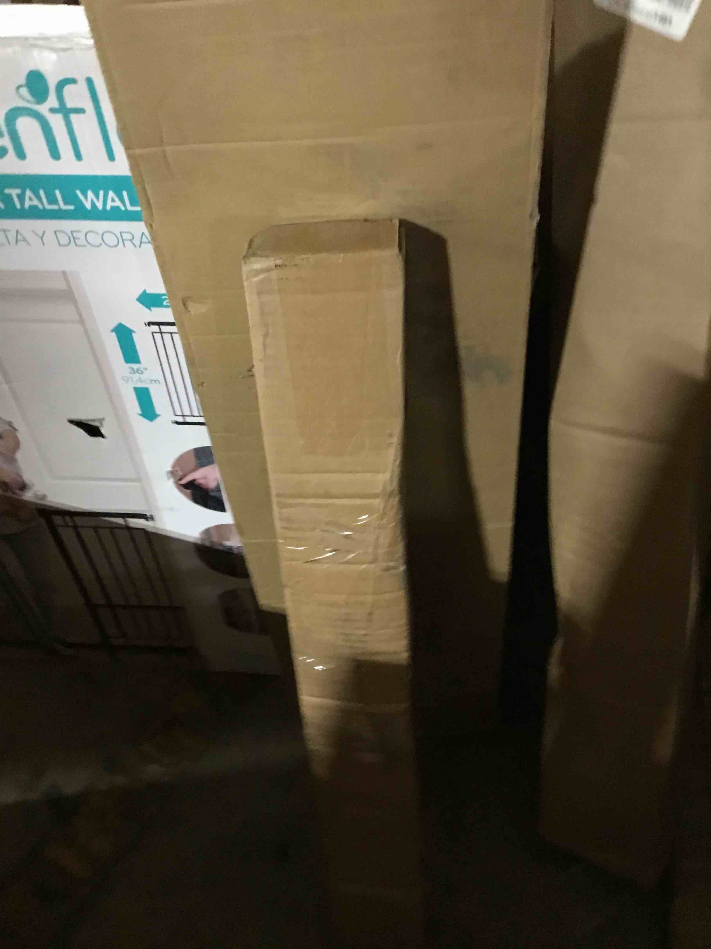 https://s3.amazonaws.com/lotting-images-prod/bidfta/RED6412887_1724074410076.jpeg