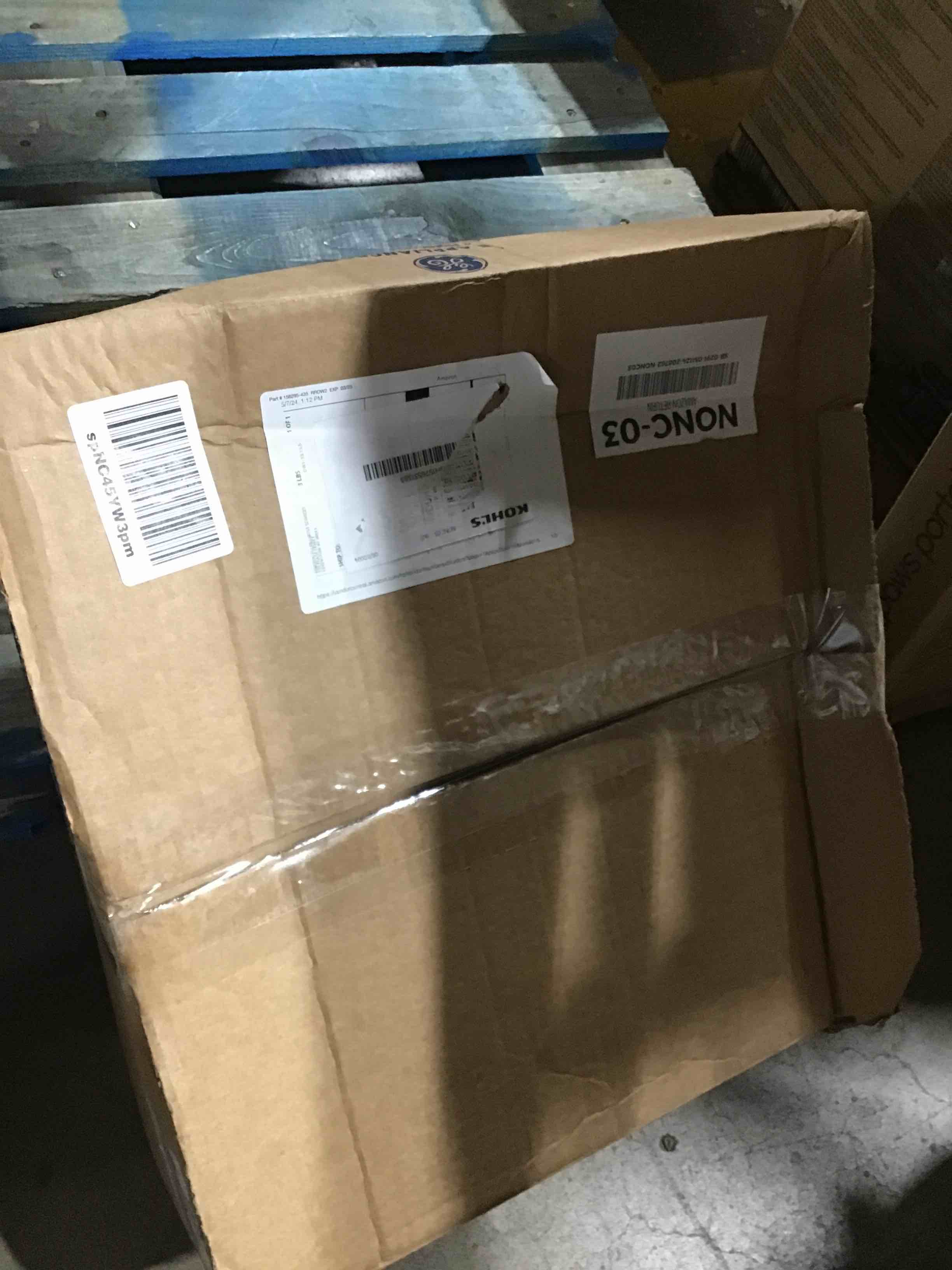 https://s3.amazonaws.com/lotting-images-prod/bidfta/RED6413006_1718313122832.jpeg