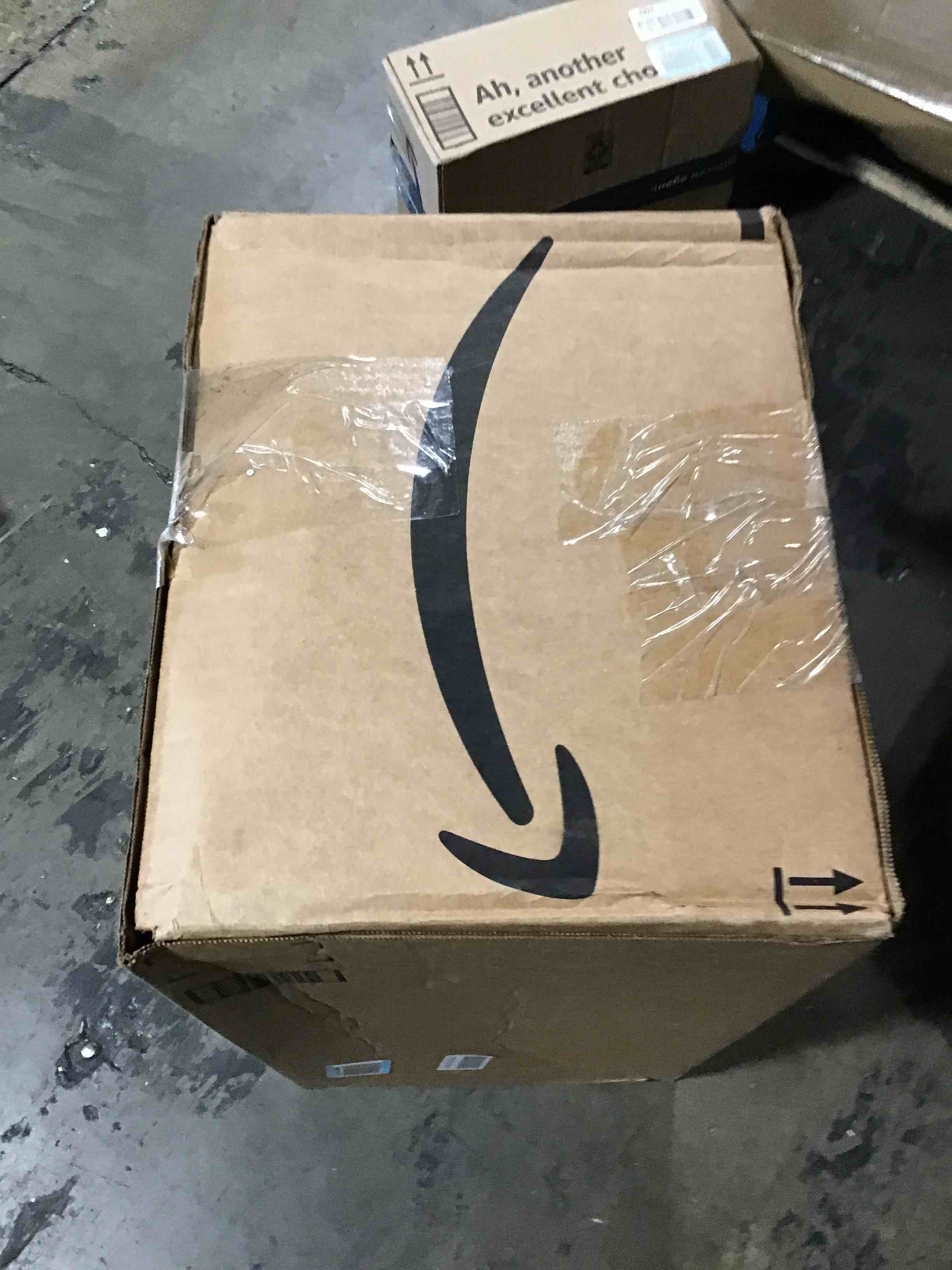 https://s3.amazonaws.com/lotting-images-prod/bidfta/RED6414940_1723040136295.jpeg