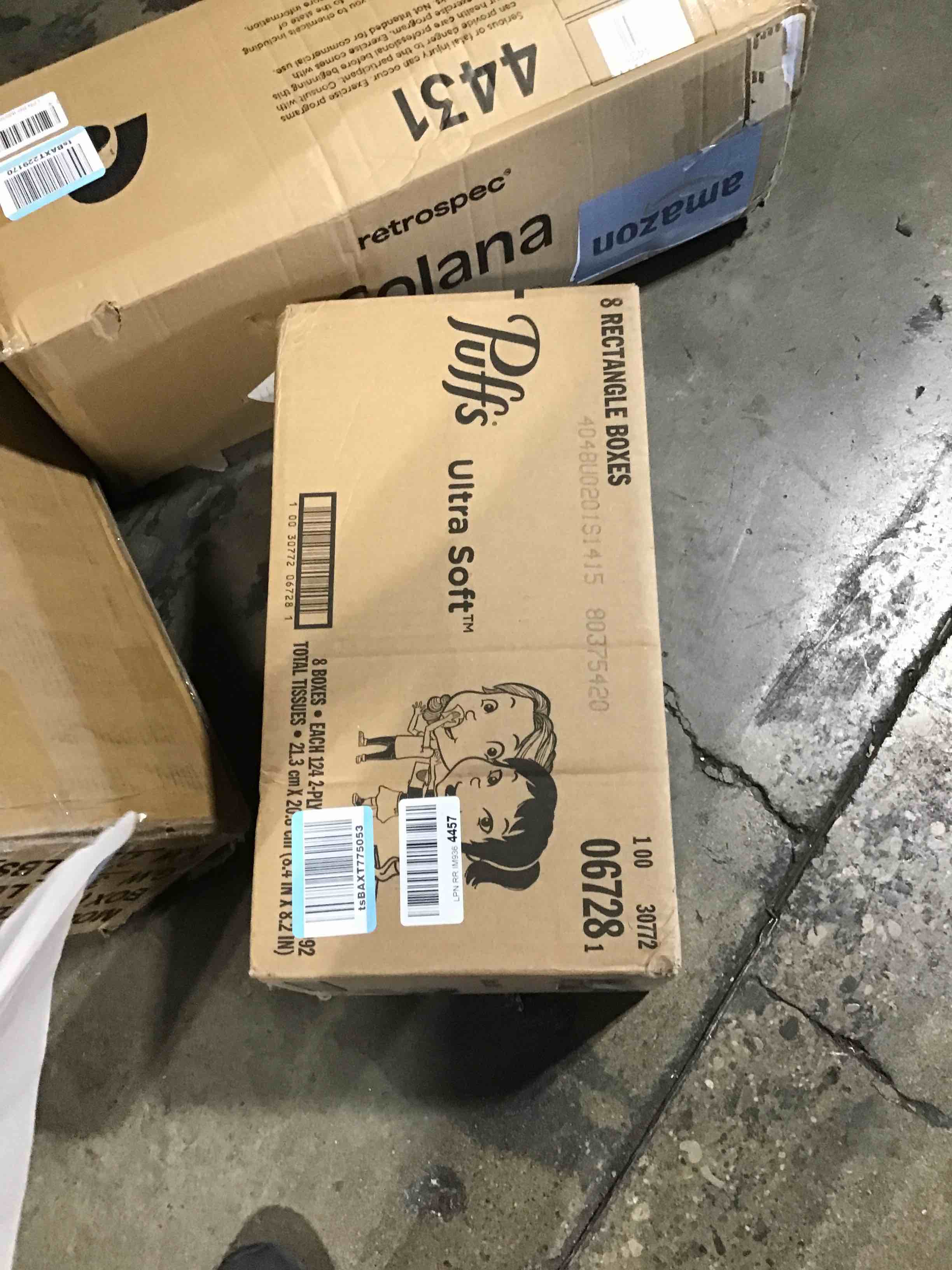 https://s3.amazonaws.com/lotting-images-prod/bidfta/RED6414947_1723039741522.jpeg