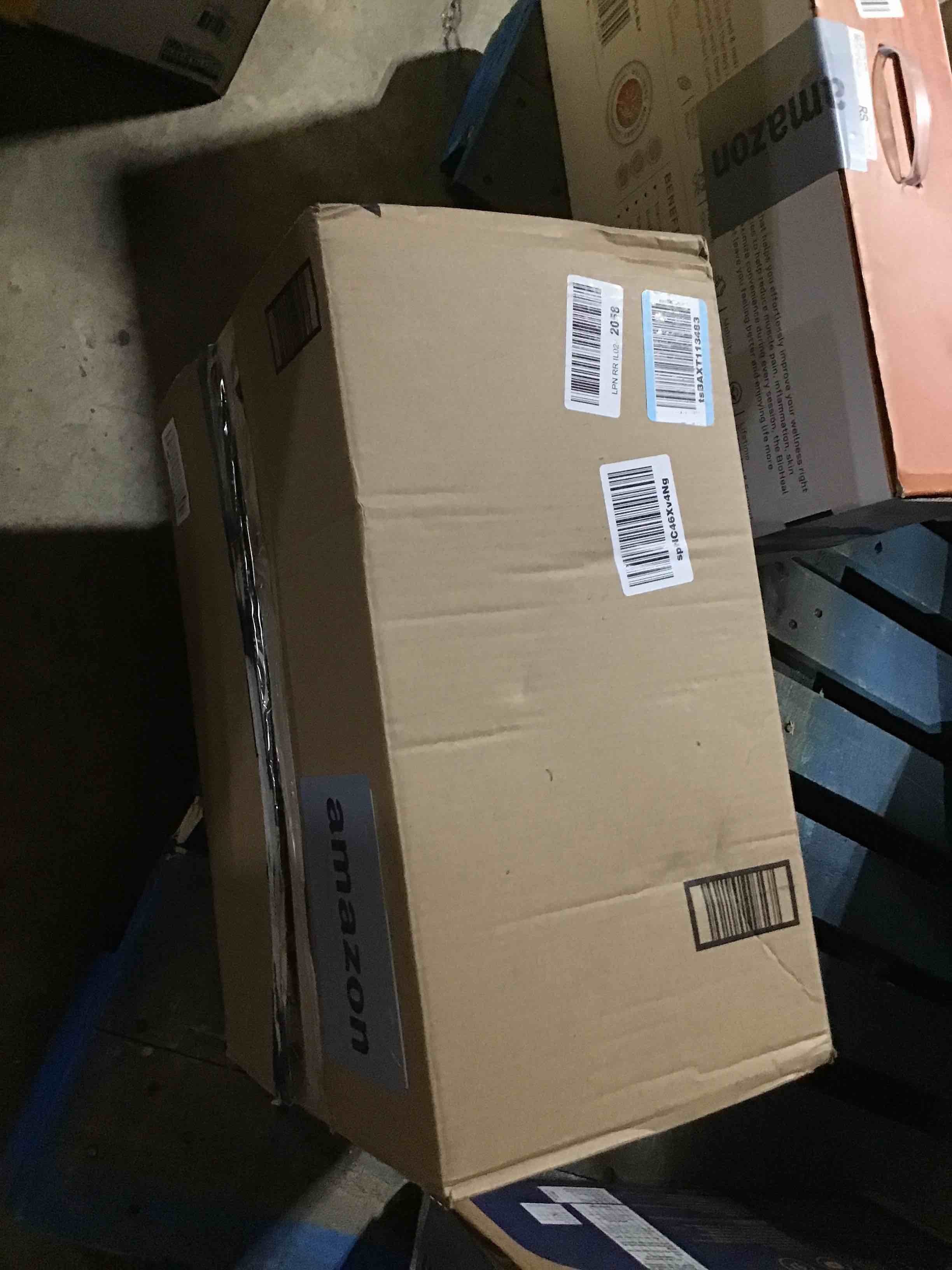 https://s3.amazonaws.com/lotting-images-prod/bidfta/RED6415595_1723658039651.jpeg