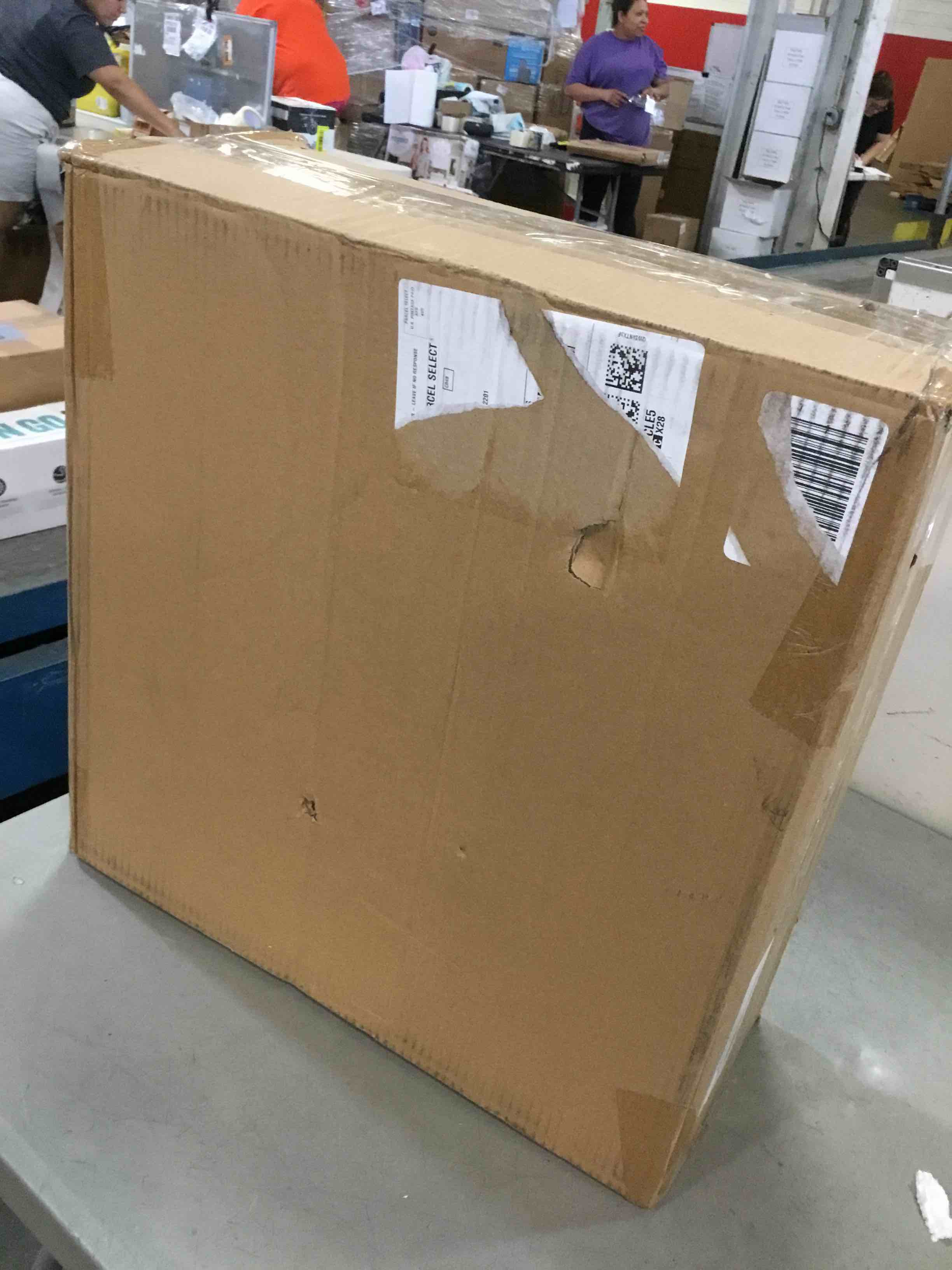 https://s3.amazonaws.com/lotting-images-prod/bidfta/RED6415950_1718306880057.jpeg