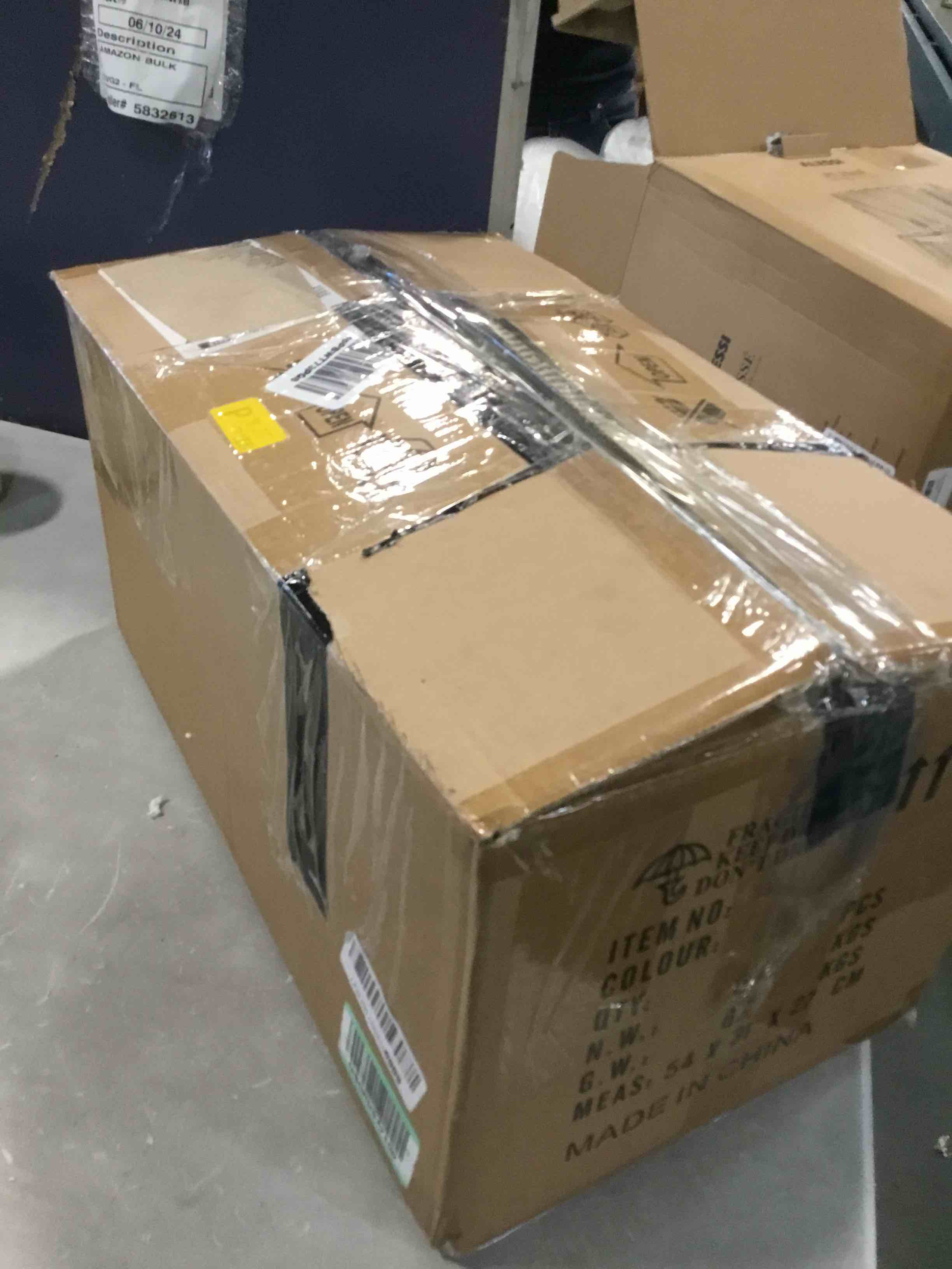 https://s3.amazonaws.com/lotting-images-prod/bidfta/RED6416030_1718456184674.jpeg