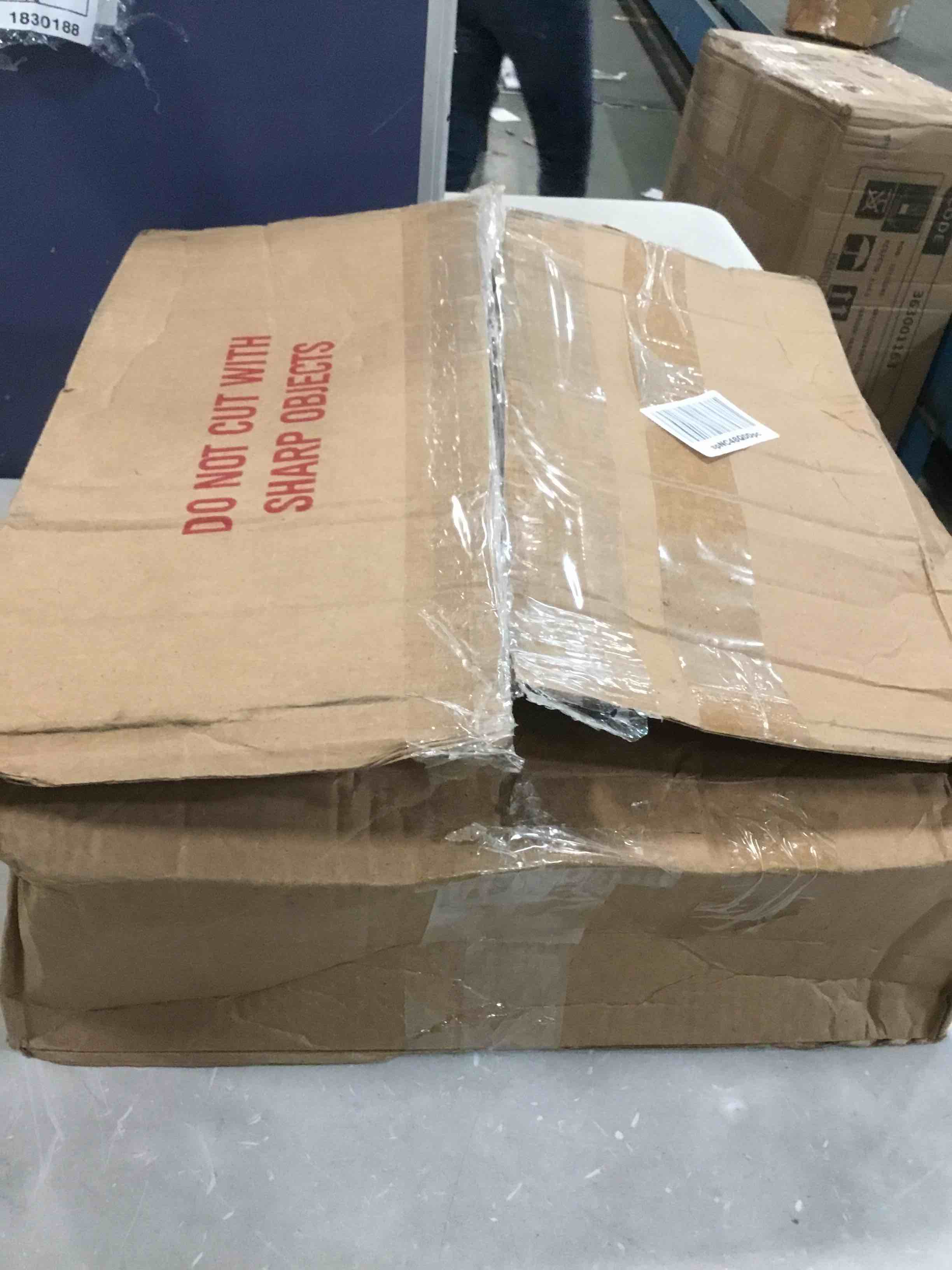 https://s3.amazonaws.com/lotting-images-prod/bidfta/RED6416144_1718469385616.jpeg
