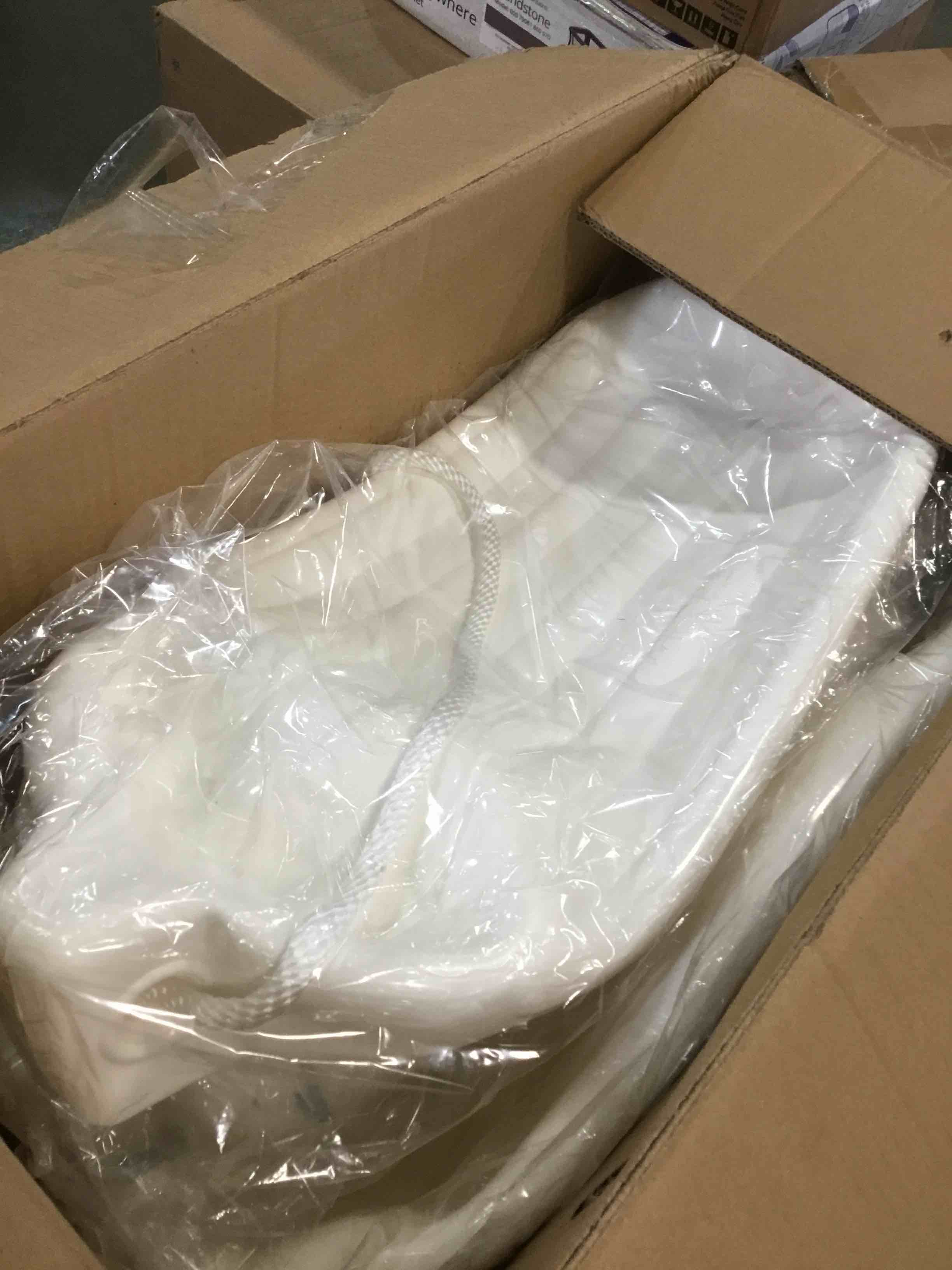 https://s3.amazonaws.com/lotting-images-prod/bidfta/RED6416153_1718472419471.jpeg